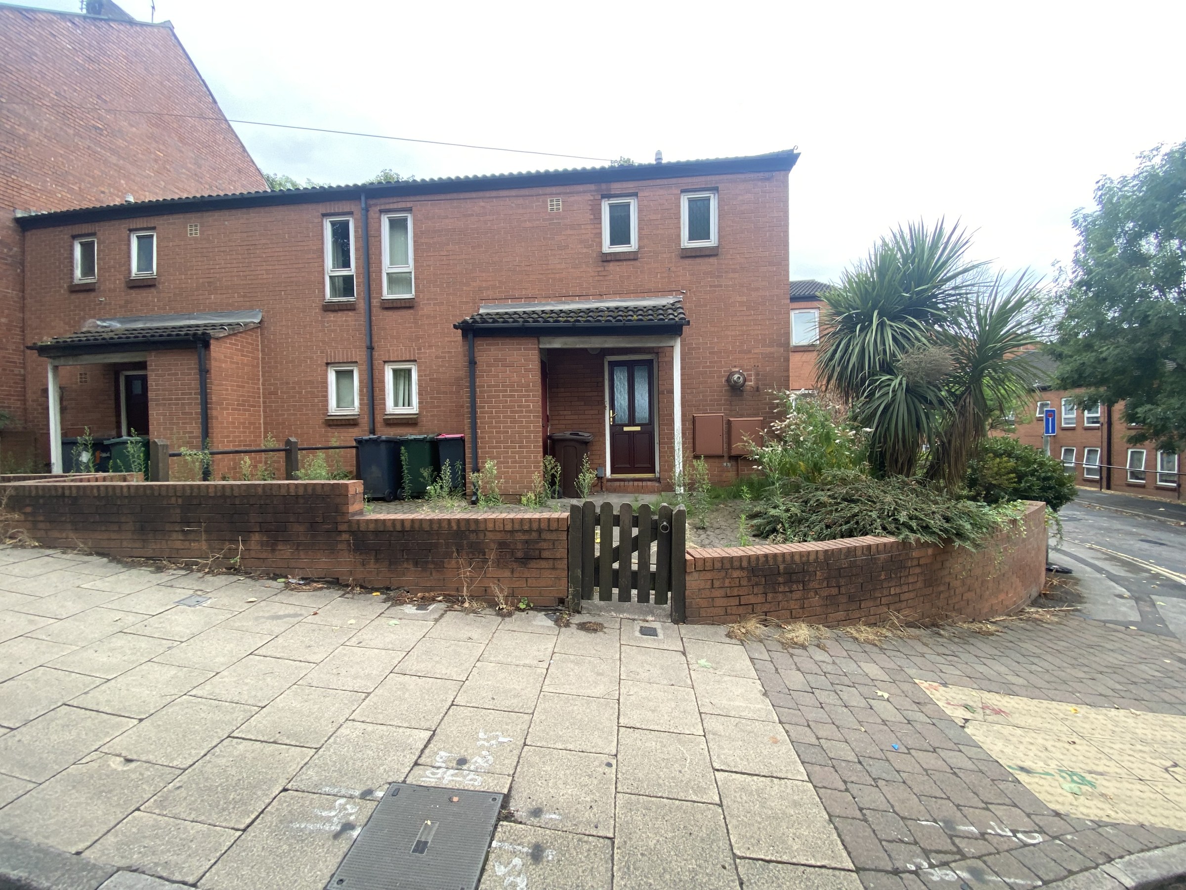 2 bed end terrace house for sale