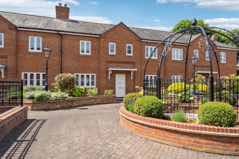 3 bedroom flat for sale