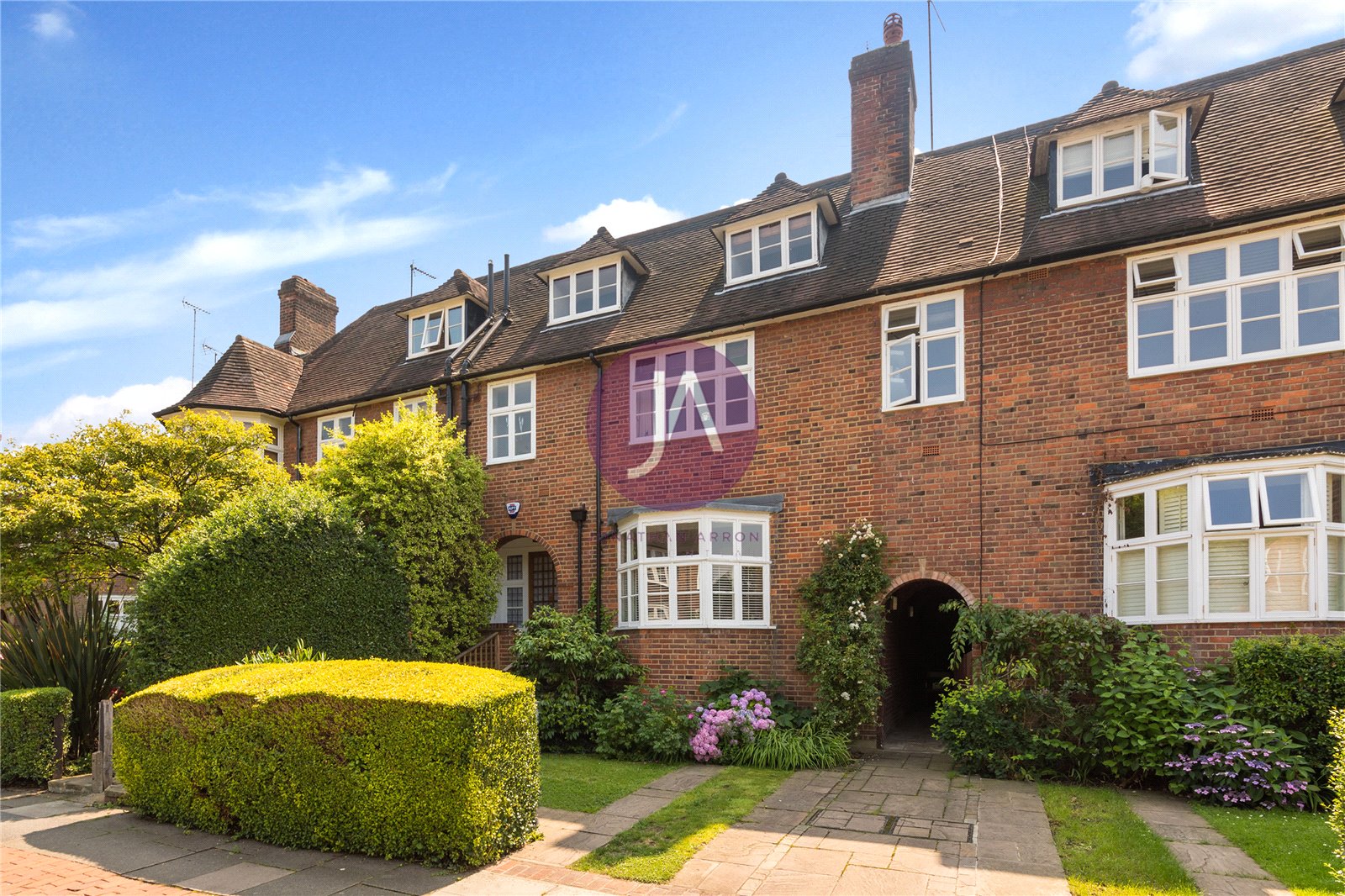 7 bedroom terraced house for sale 0