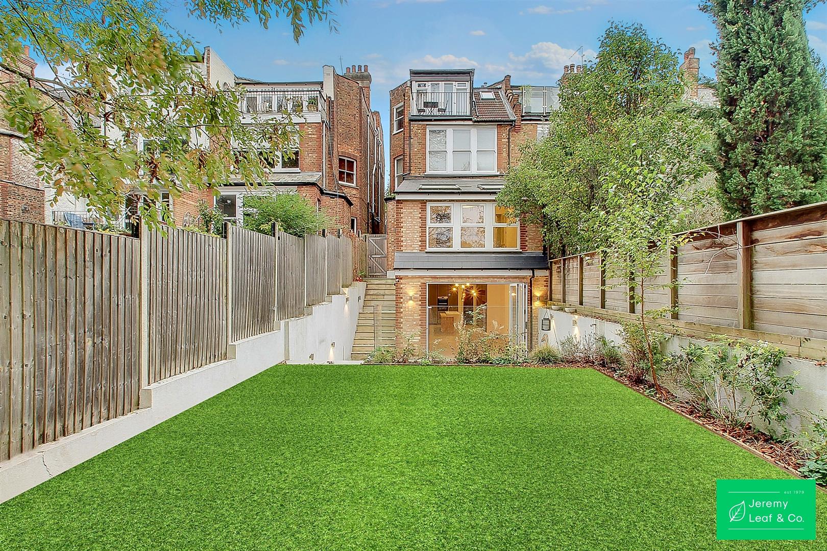 4 bedroom maisonette for sale 0