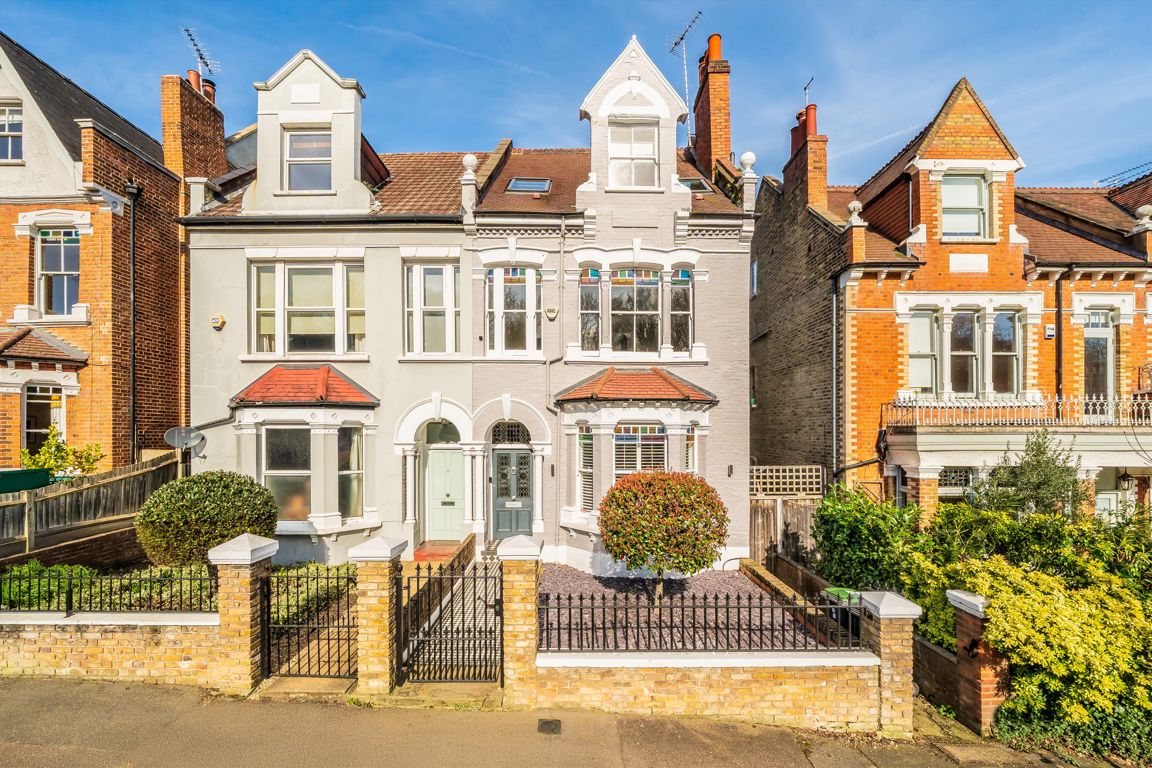 5 bedroom semi-detached house for sale 0