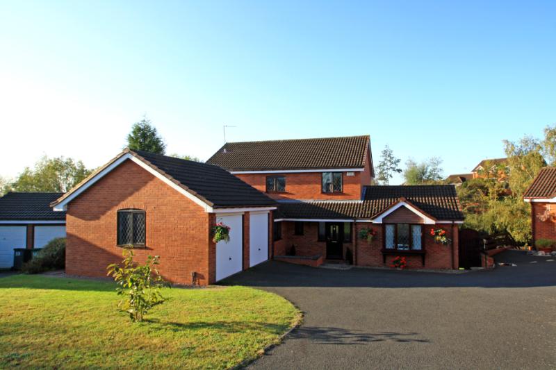 Free property report 54 Weatheroak Close, Redditch, B97 5TF Chimnie