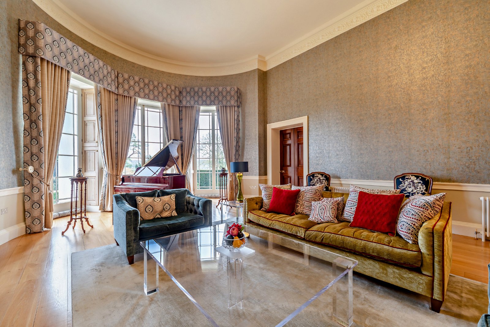 4 bedroom maisonette for sale 0