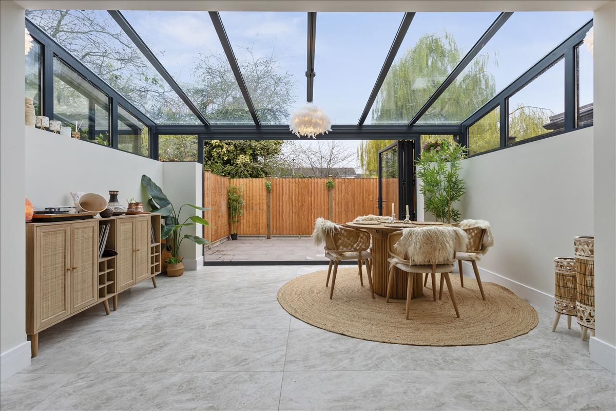 4 bedroom terraced house for sale 0