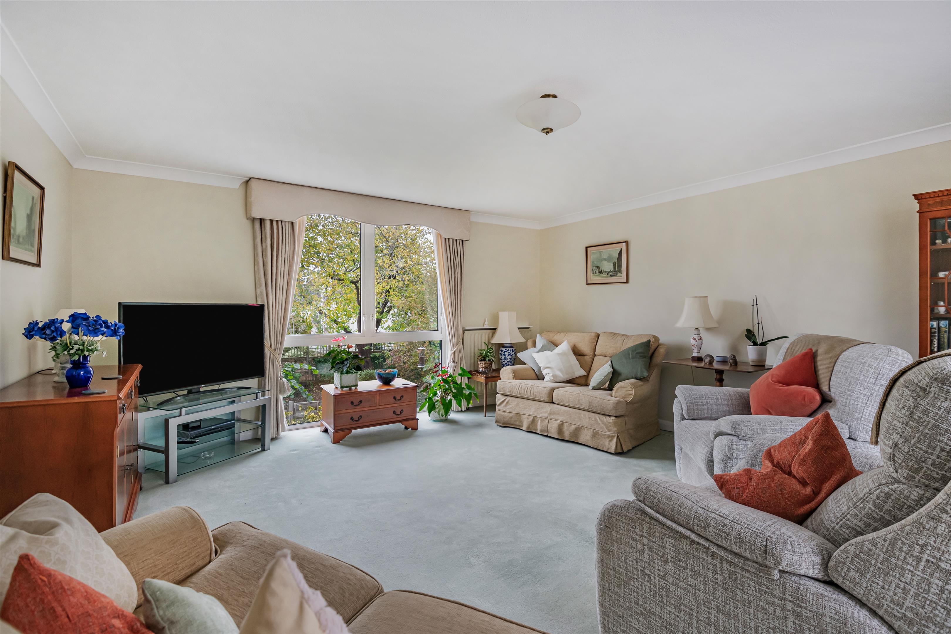 3 bedroom detached house for sale 0