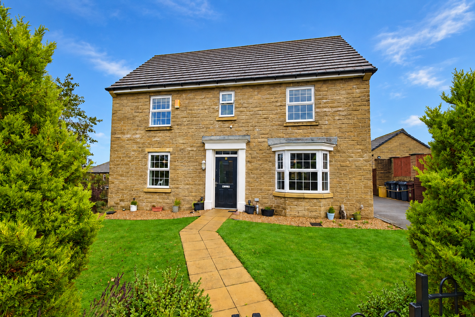 4 bed detached house for sale