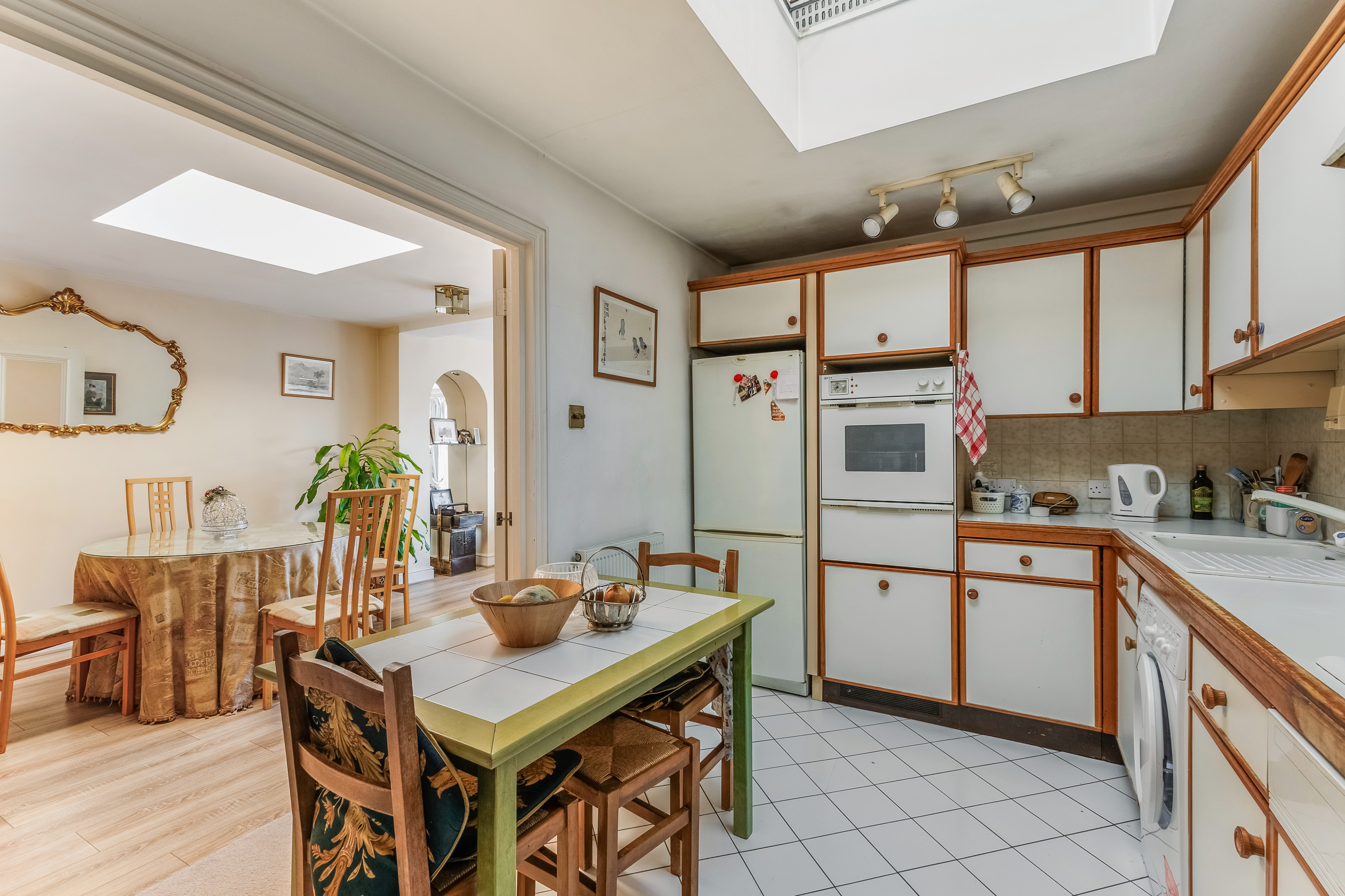 3 bedroom flat for sale 0
