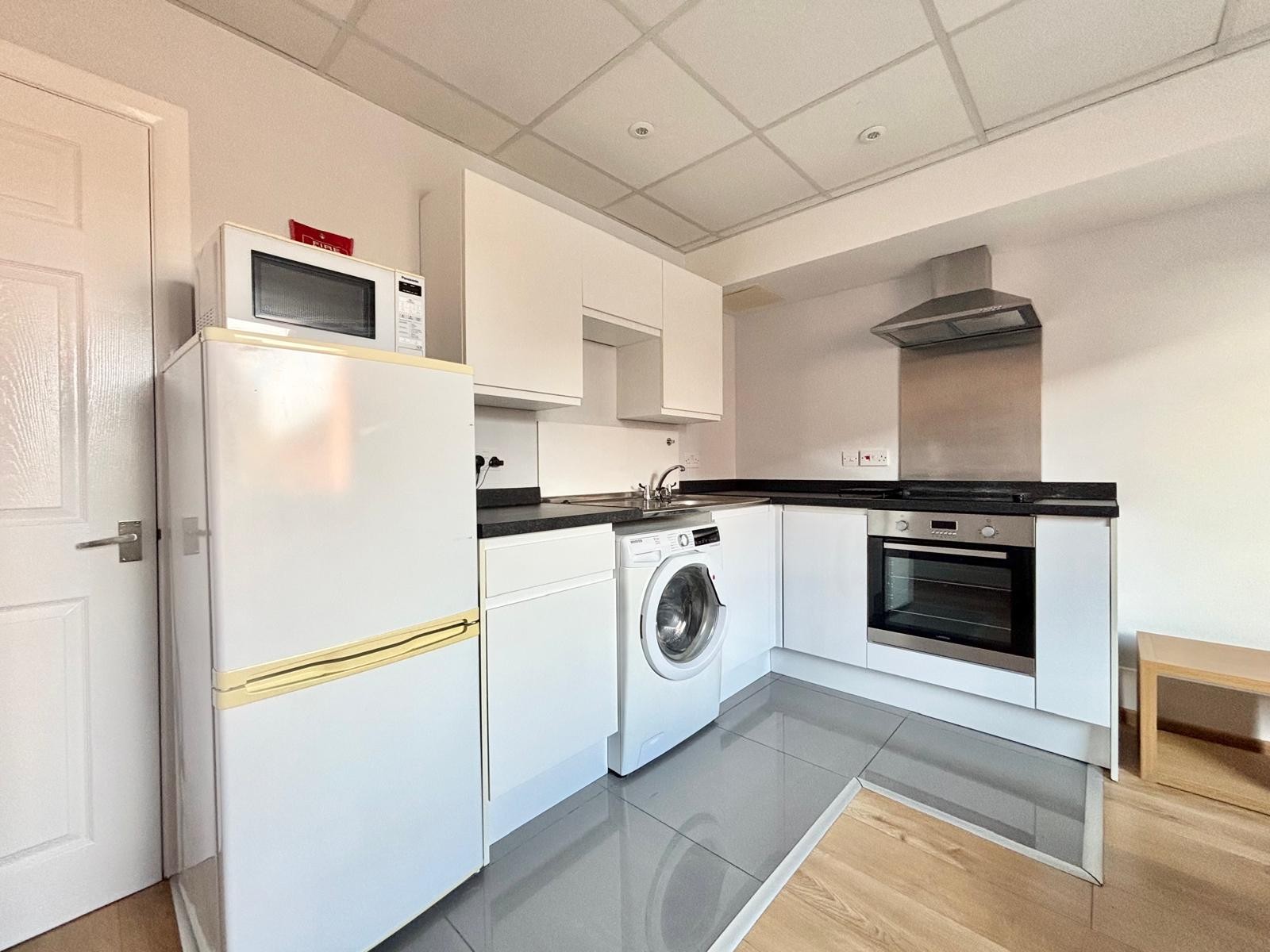 70, Southampton photo 5
