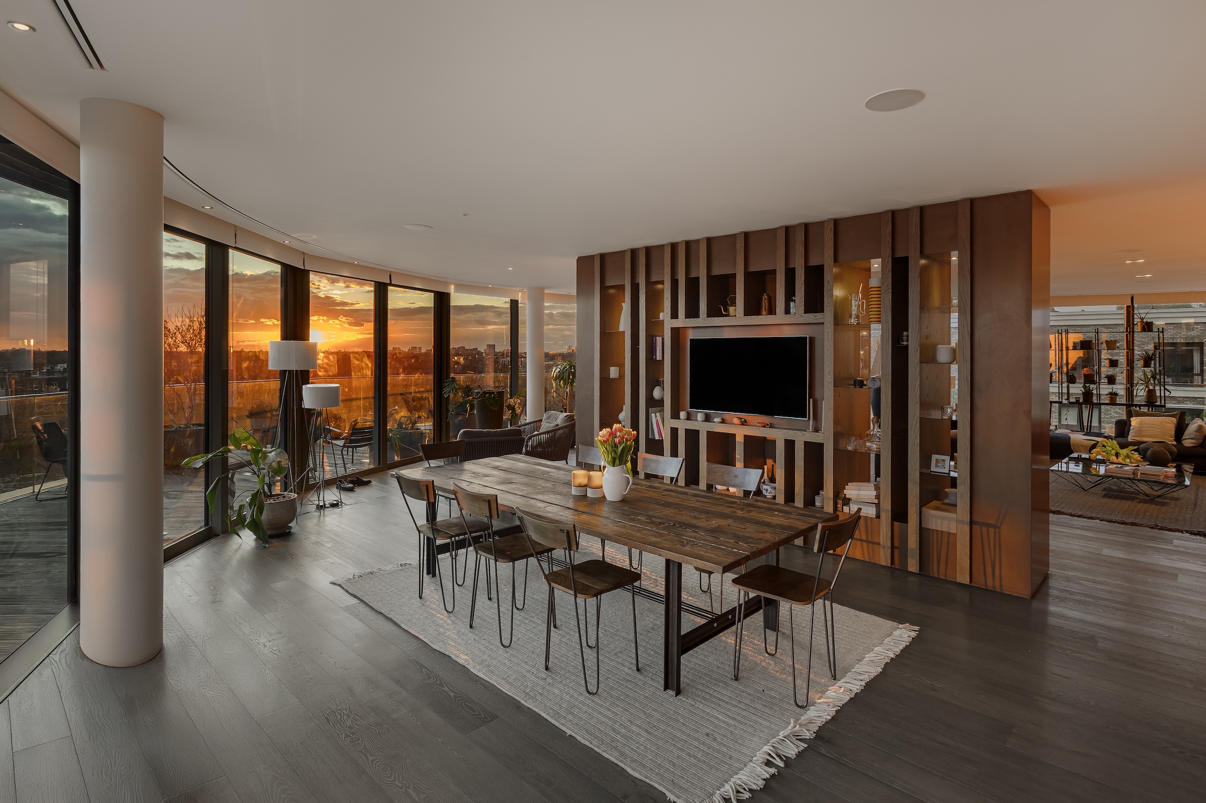 5 bedroom flat for sale 0