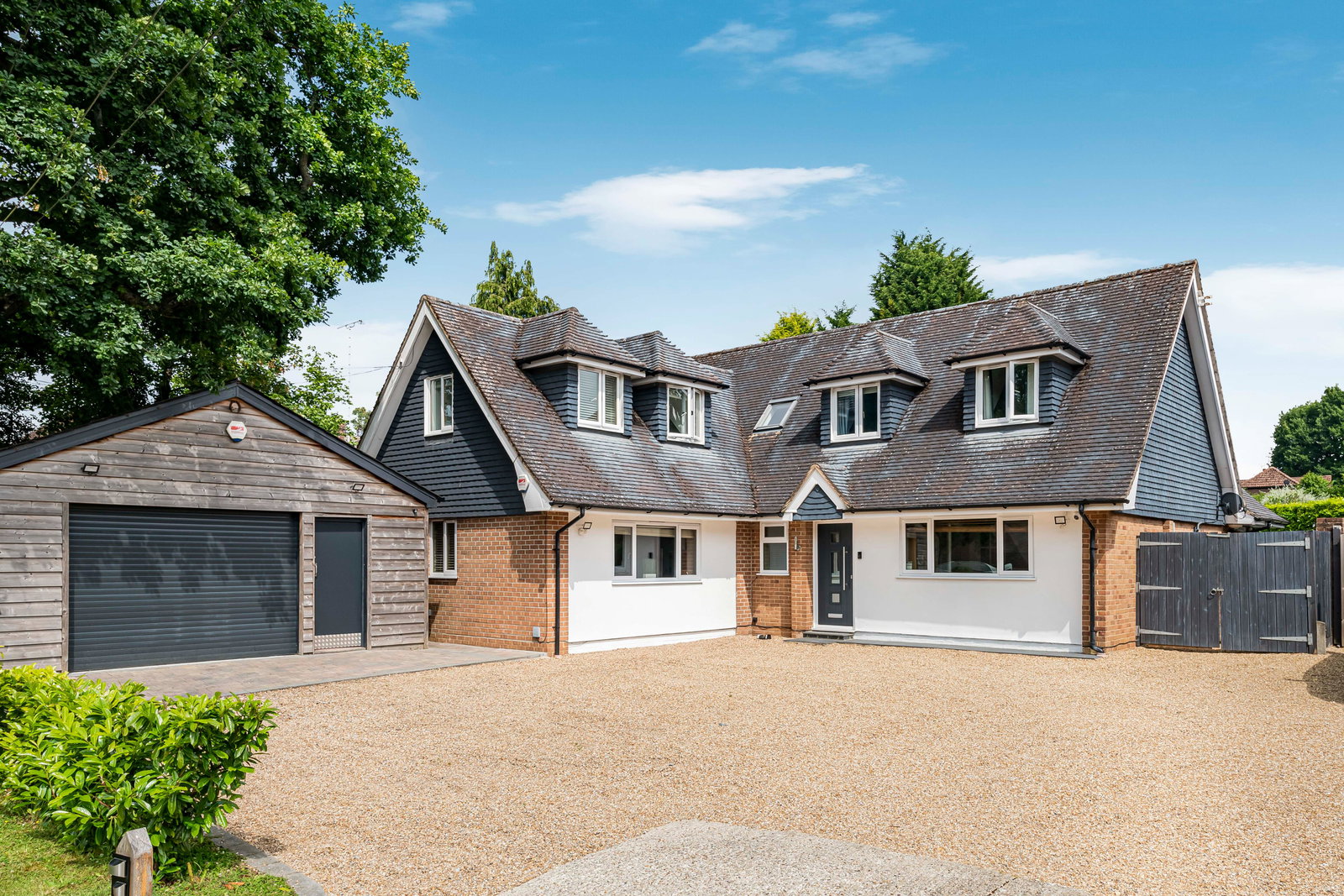 5 bedroom detached house for sale in Welwyn