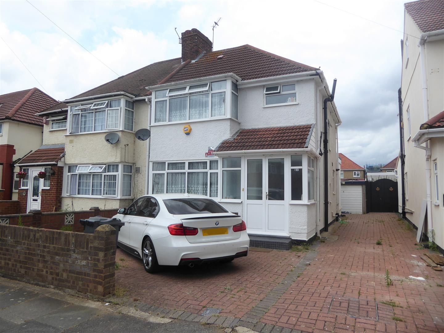 3-bed other on 21, Munster Avenue, Hounslow, £599,000