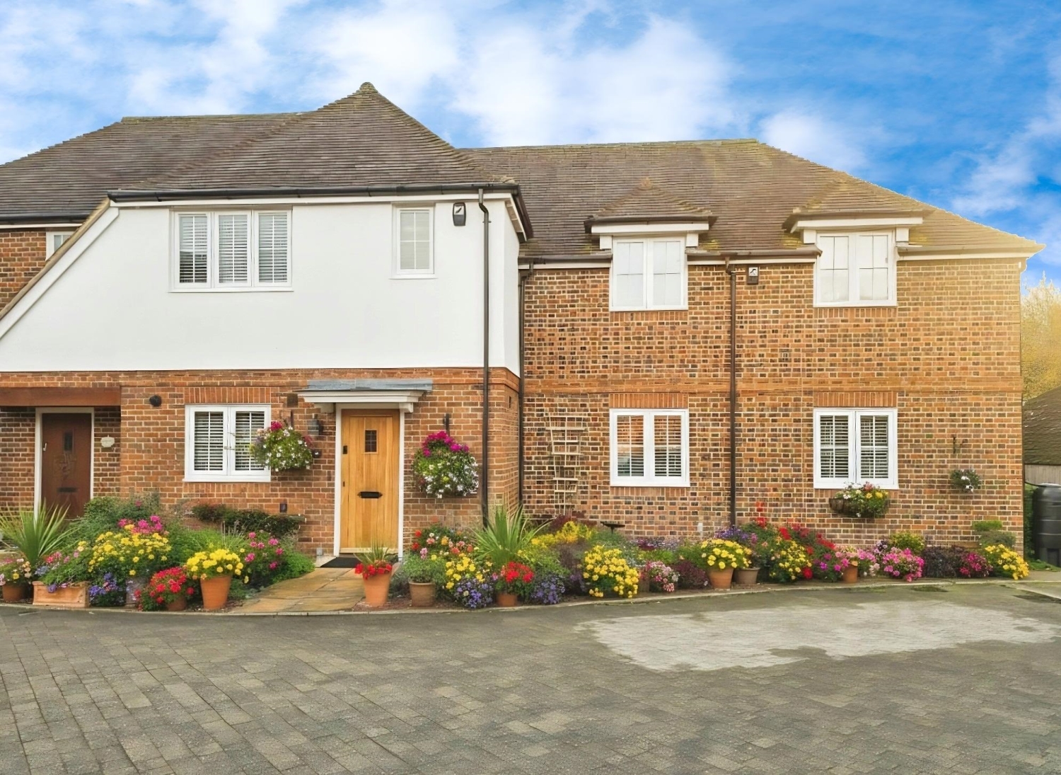 2-bed flat on 8, Garrett Court, Basingstoke, £230,000