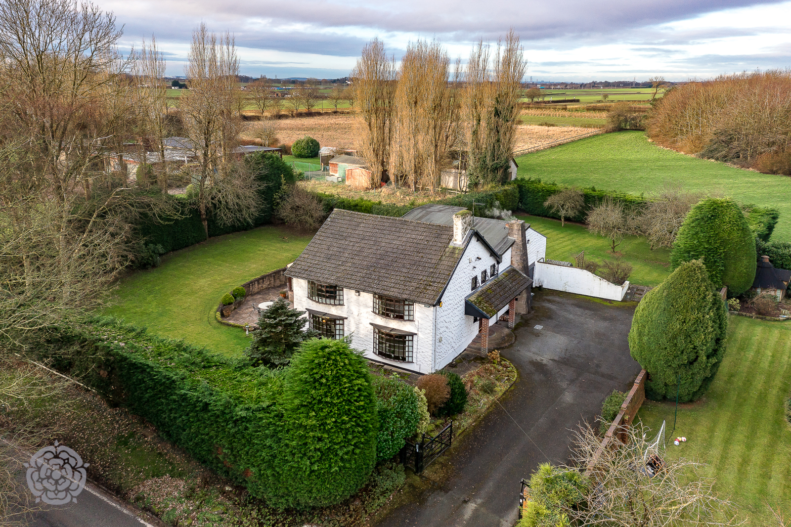 4 bedroom detached house for sale 0