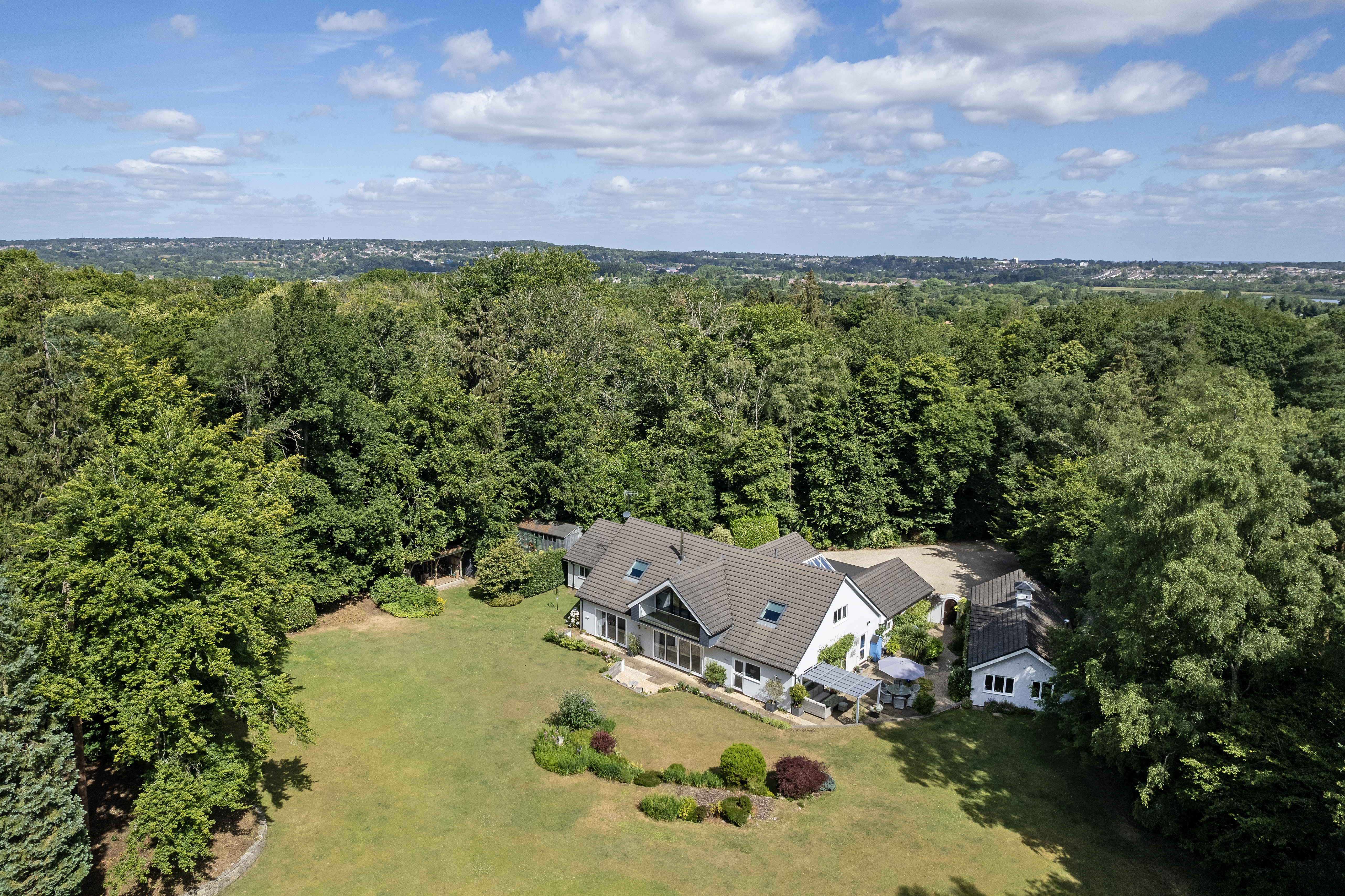 7 bedroom detached house for sale 0