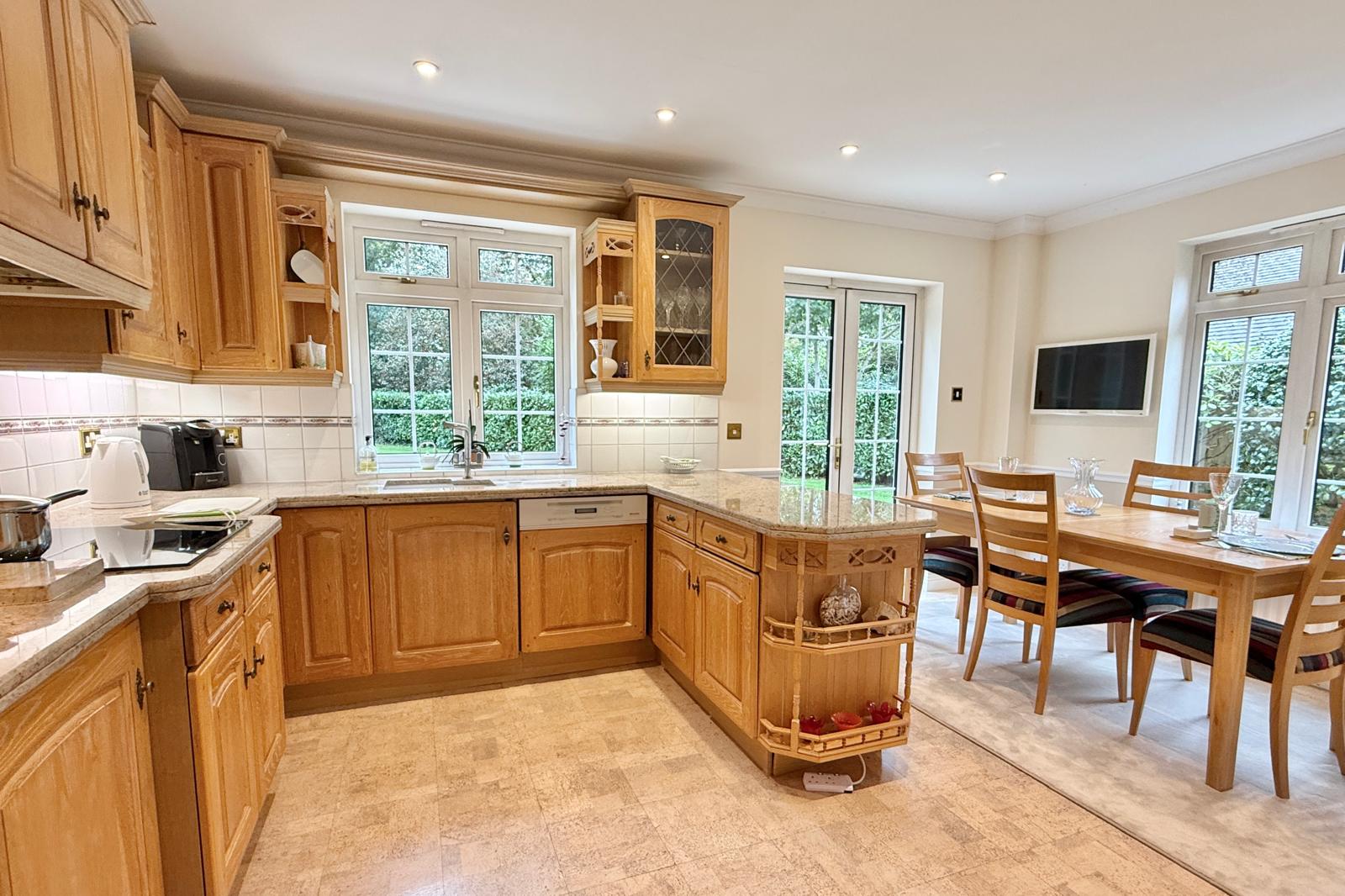 4 bedroom detached house for sale 0