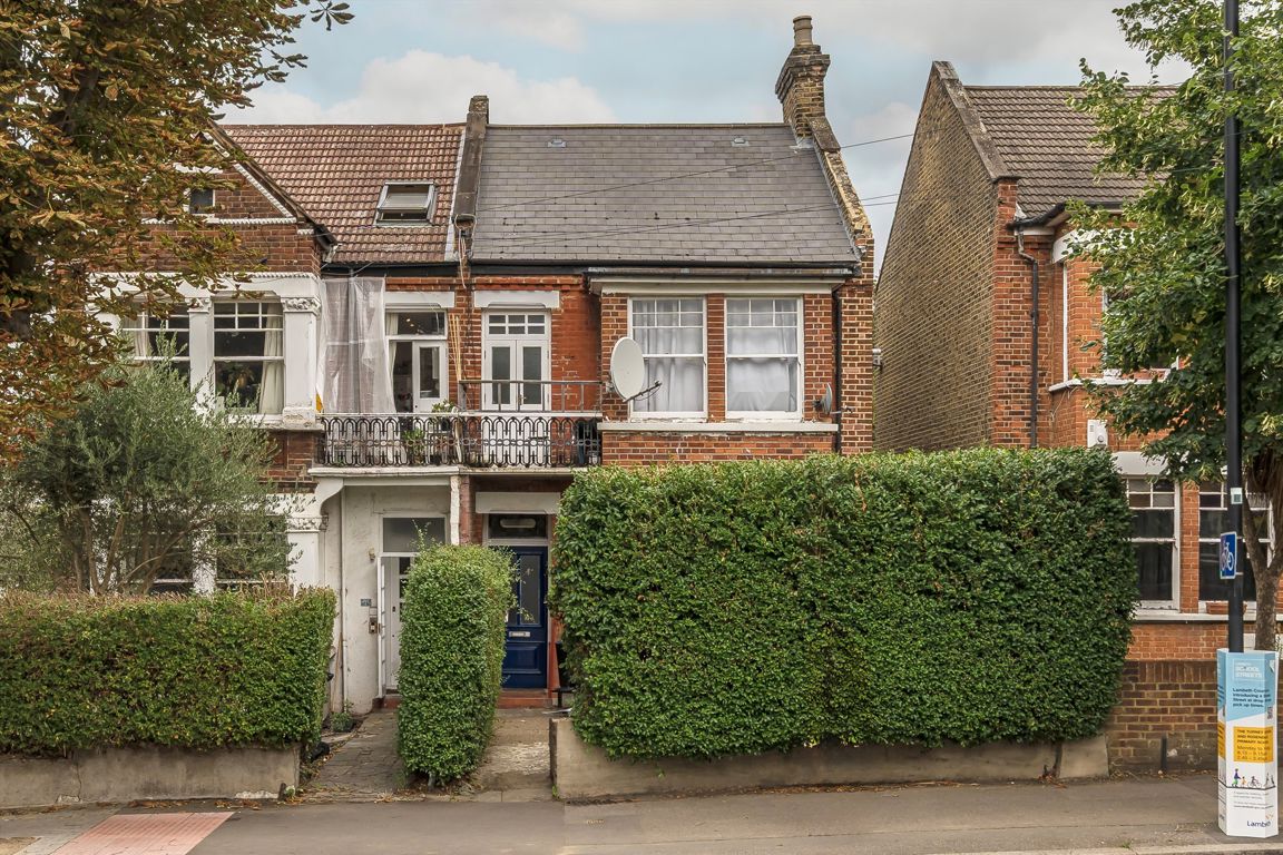 Flat 2, 256, Rosendale Road, London photo 4