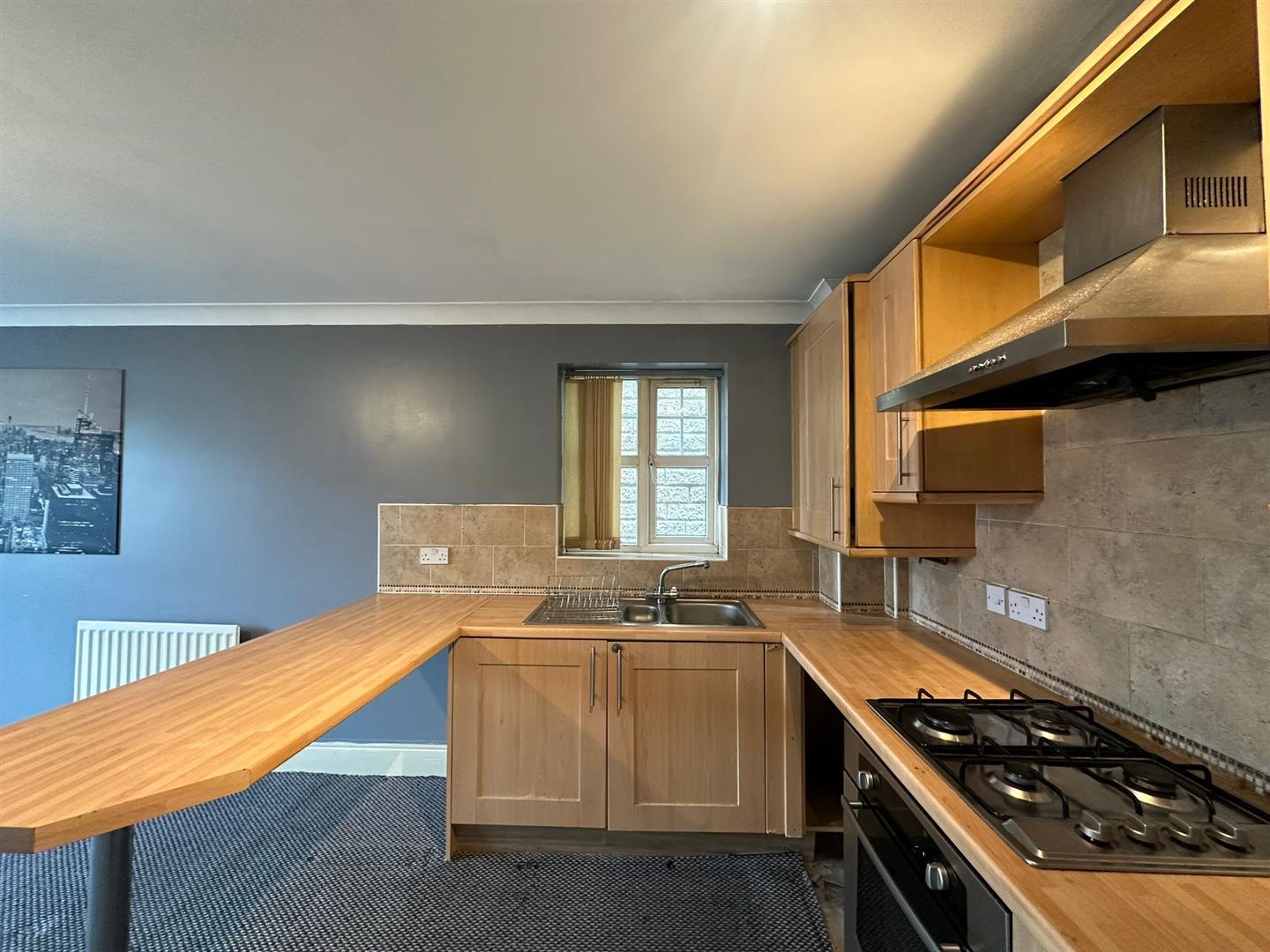 107, Woolcombers Way, Bradford photo 5