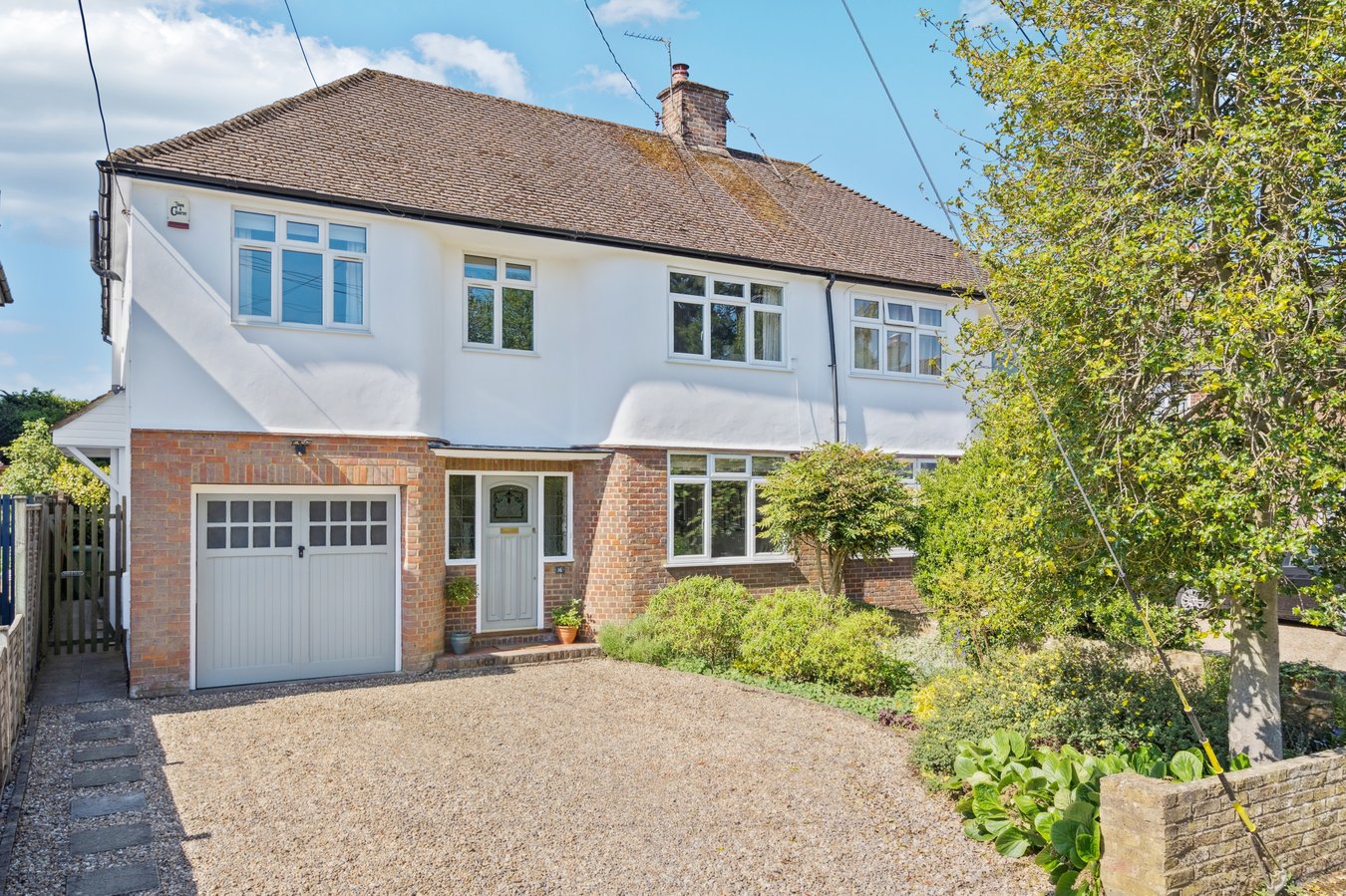 3 bedroom flat for sale in London