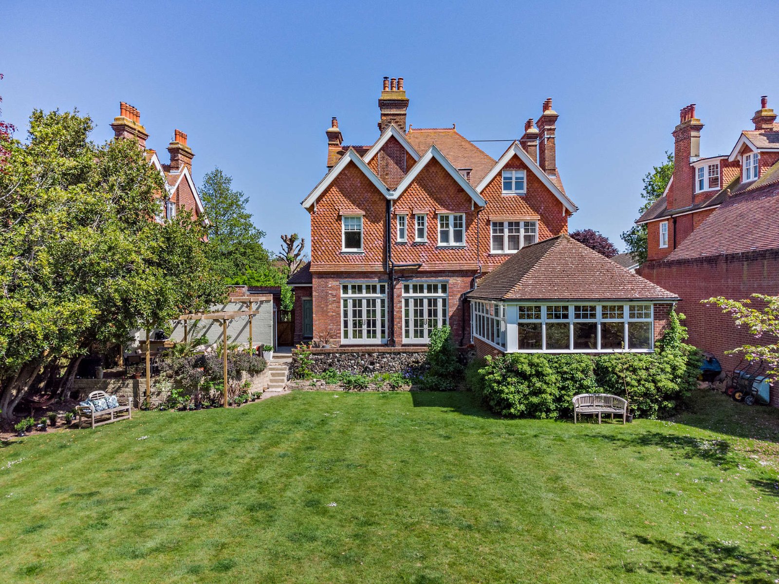 6 bedroom detached house for sale 0