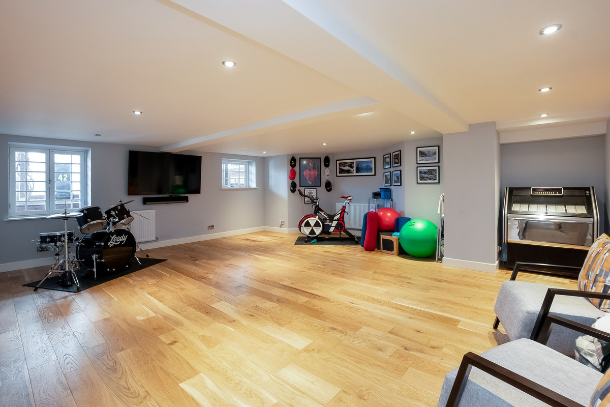 Photos of Beauchamp Avenue, Leamington Spa, Warwickshire CV32