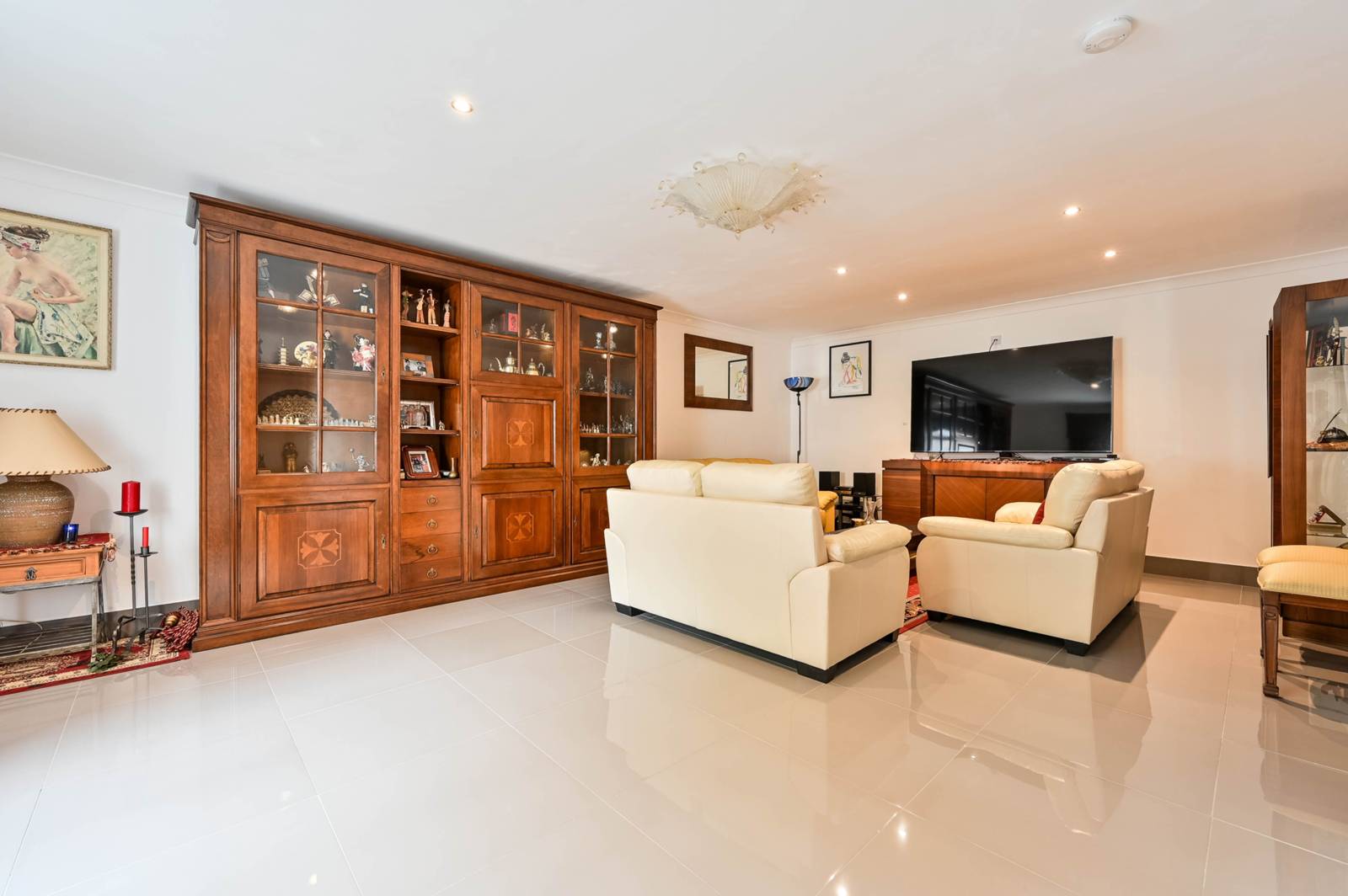 5 bedroom detached house for sale 0