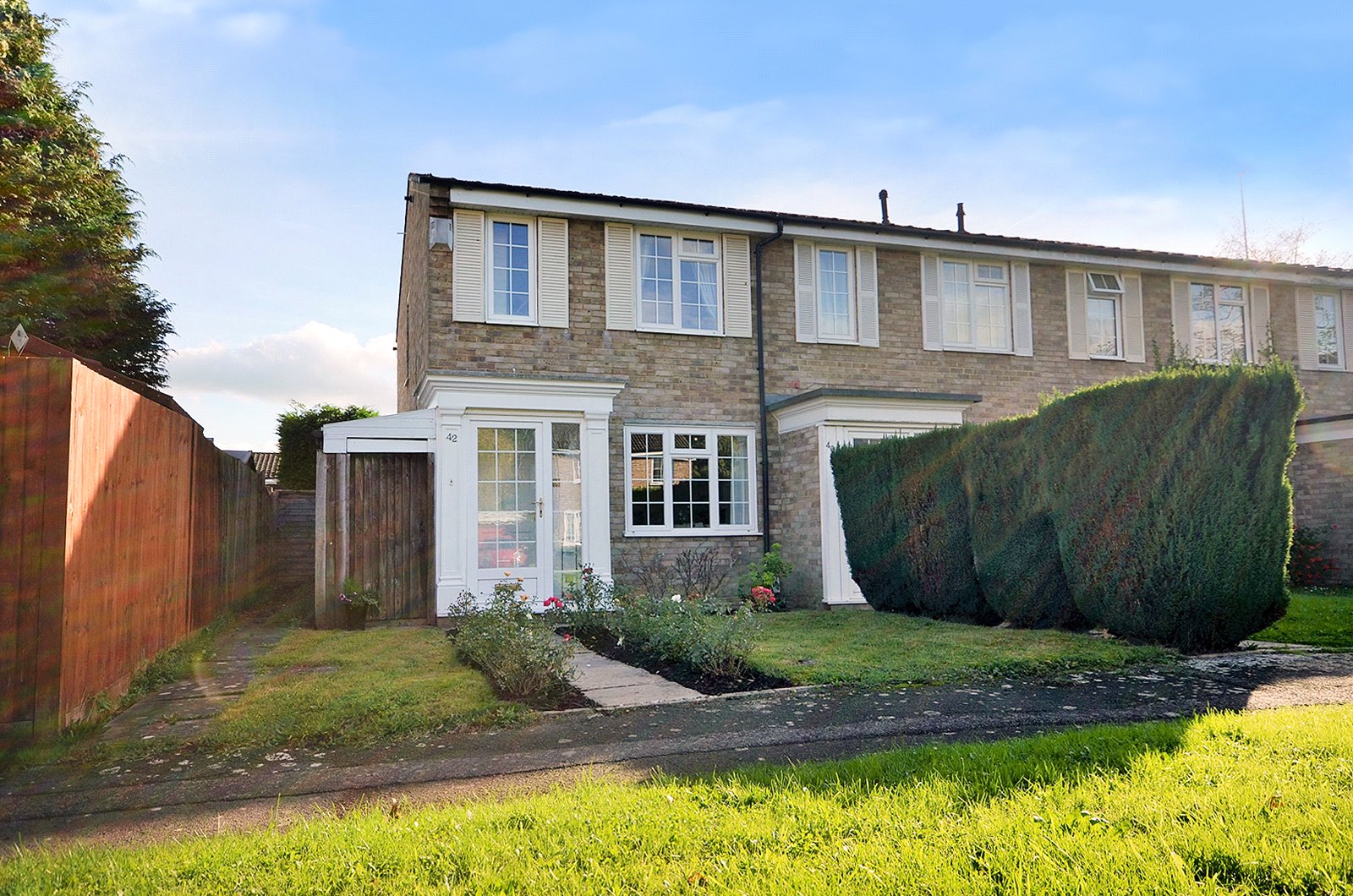 Free property report 42 Darenth Way, Horley, RH6 8JZ Chimnie