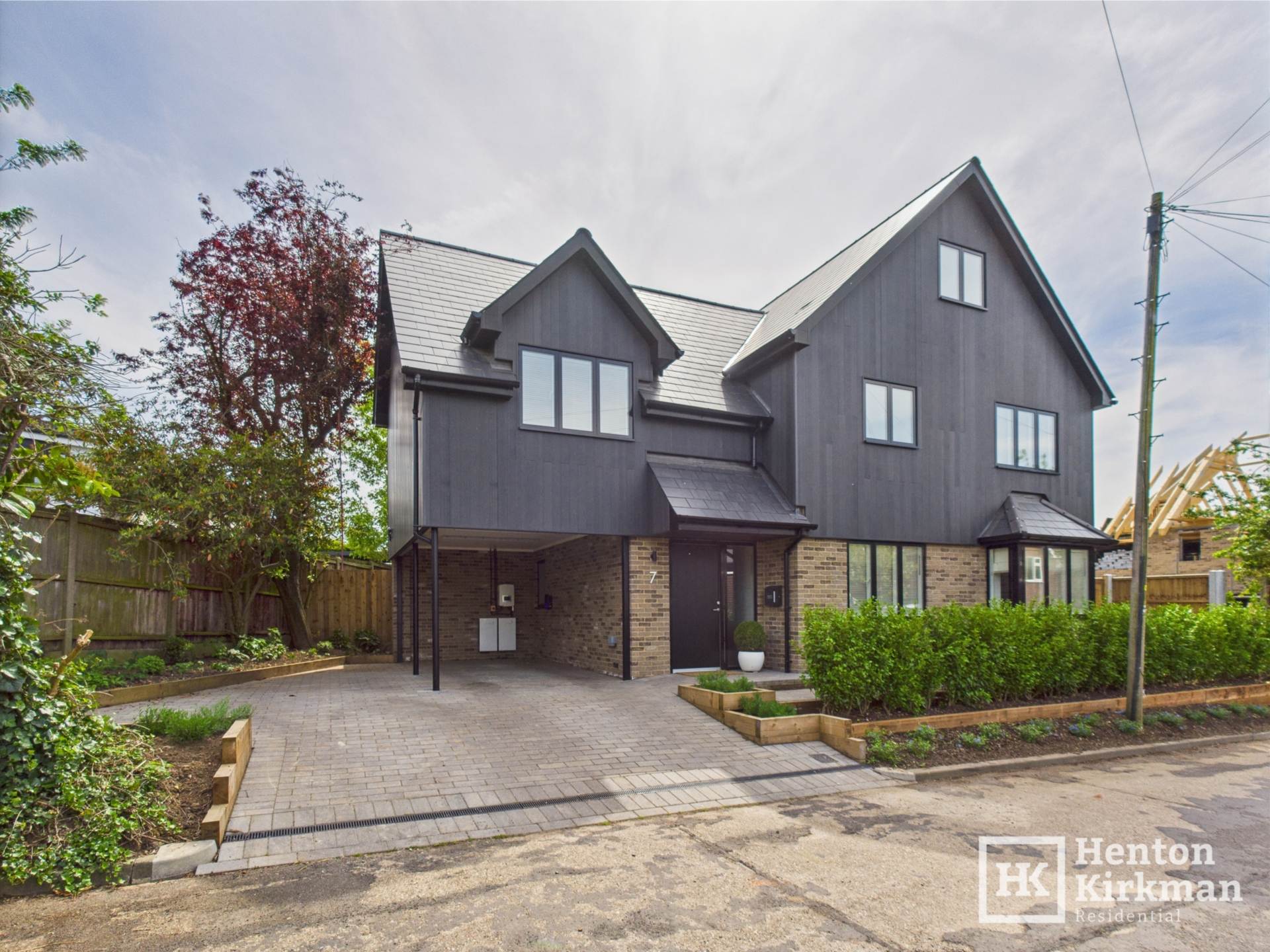 4 bedroom detached house for sale 0