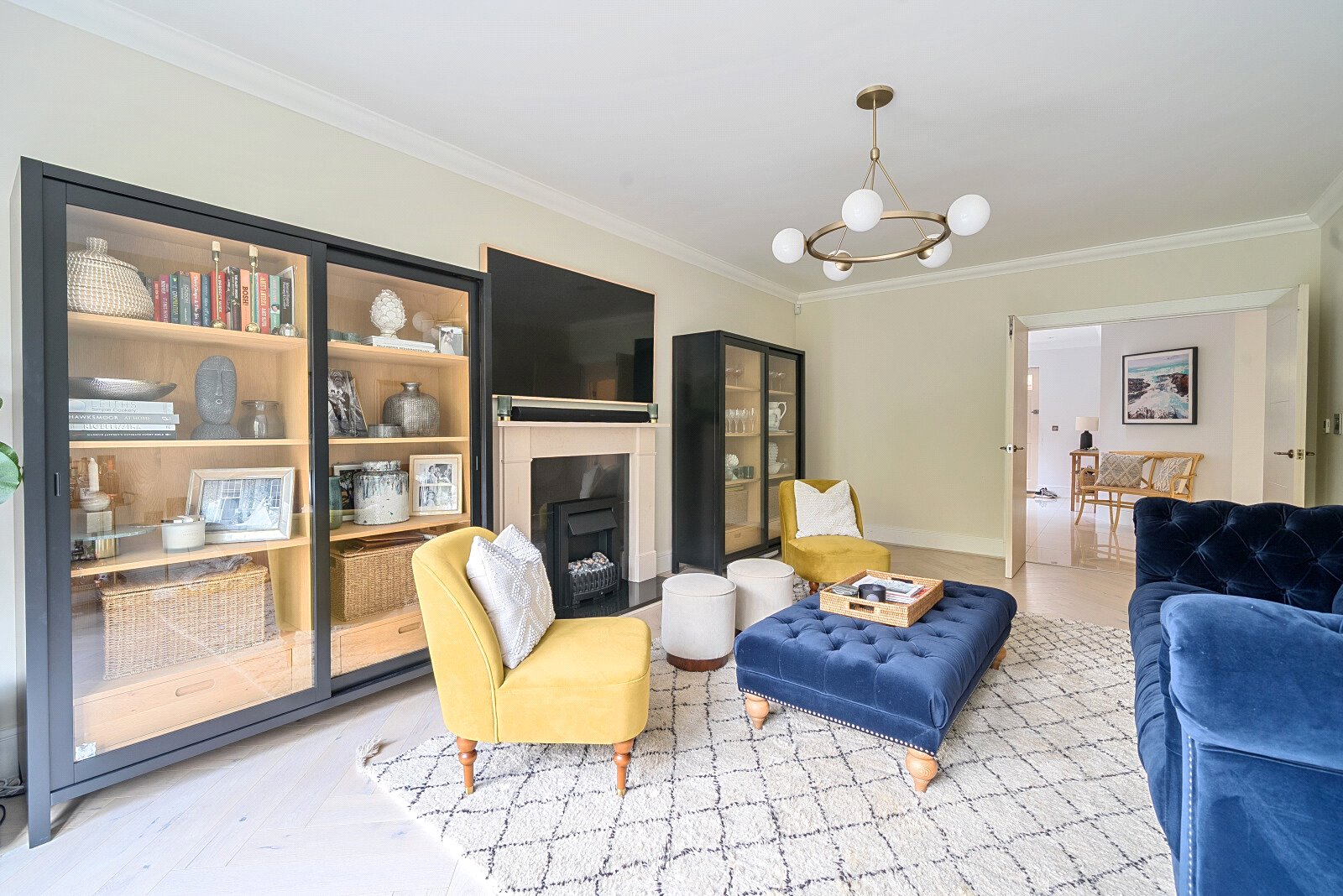 5 bedroom detached house for sale 0