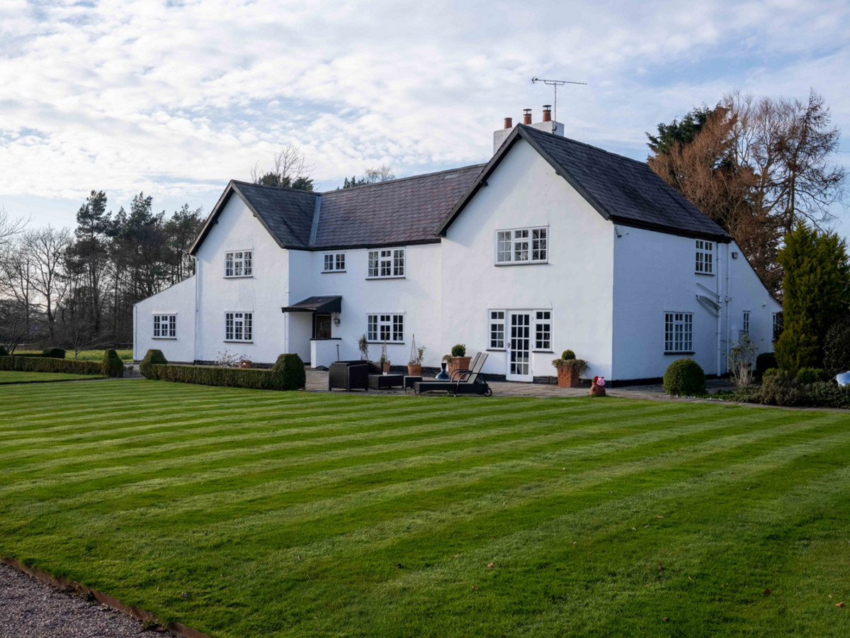 4 bedroom property for sale 0
