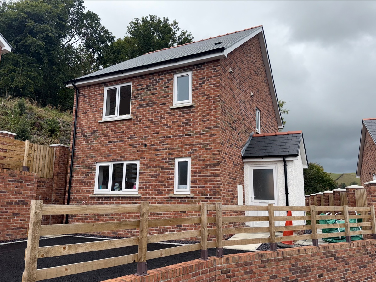 26, Dol Y Meillion, Llanilar photo 3