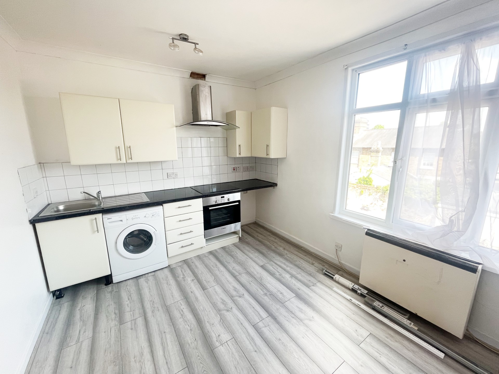Flat 5, 52, Hencroft Street South, Slough photo 5