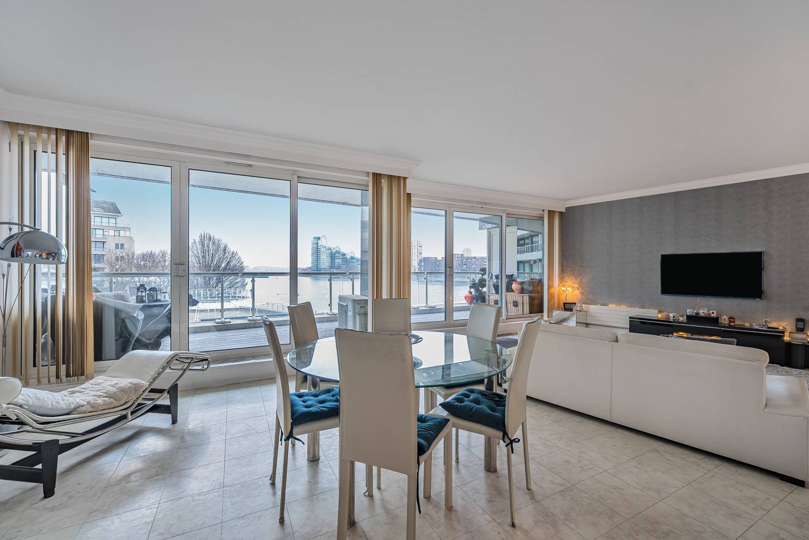 2 bedroom flat for sale 0