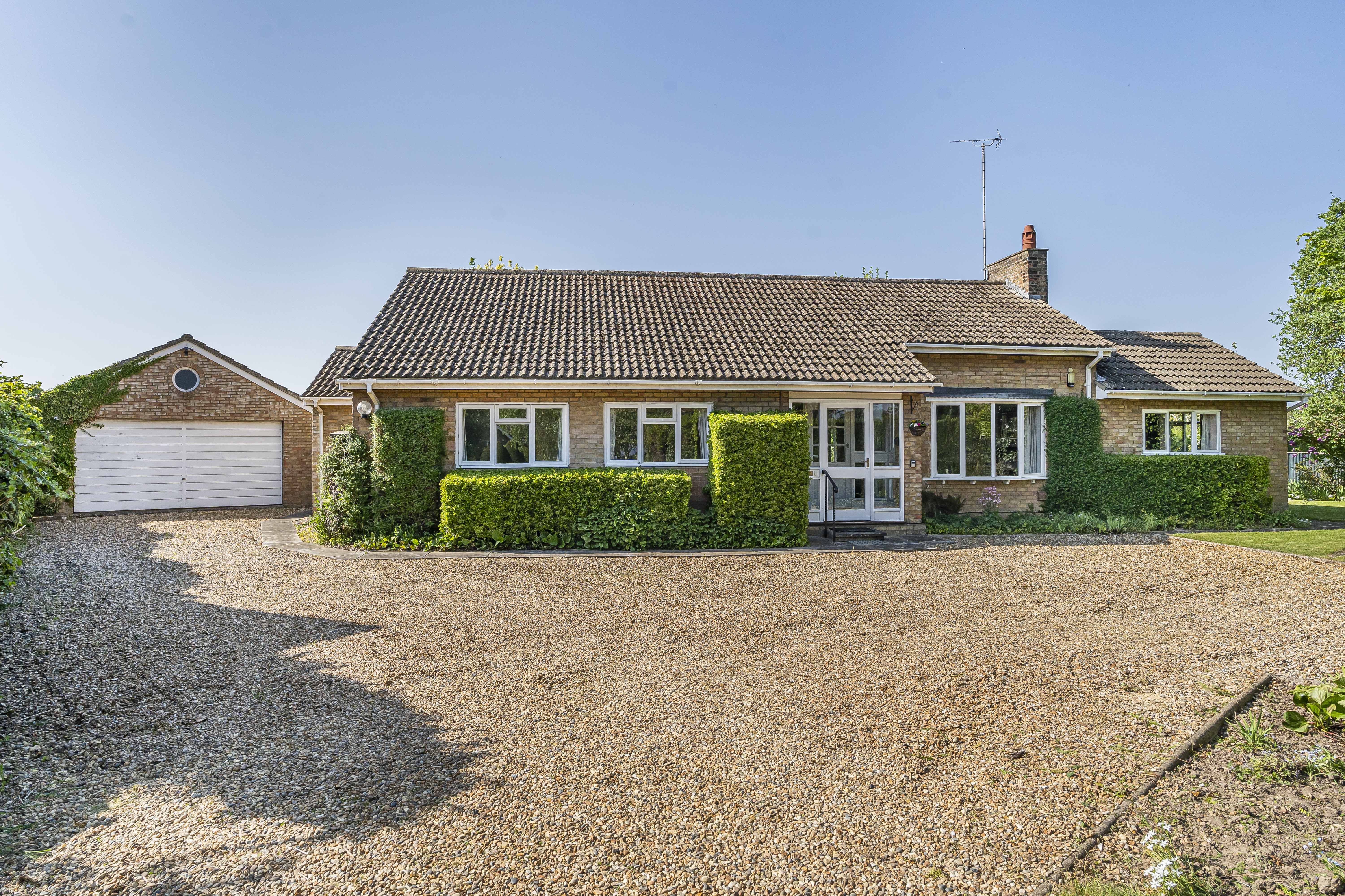 5 bedroom detached house for sale in Chichester