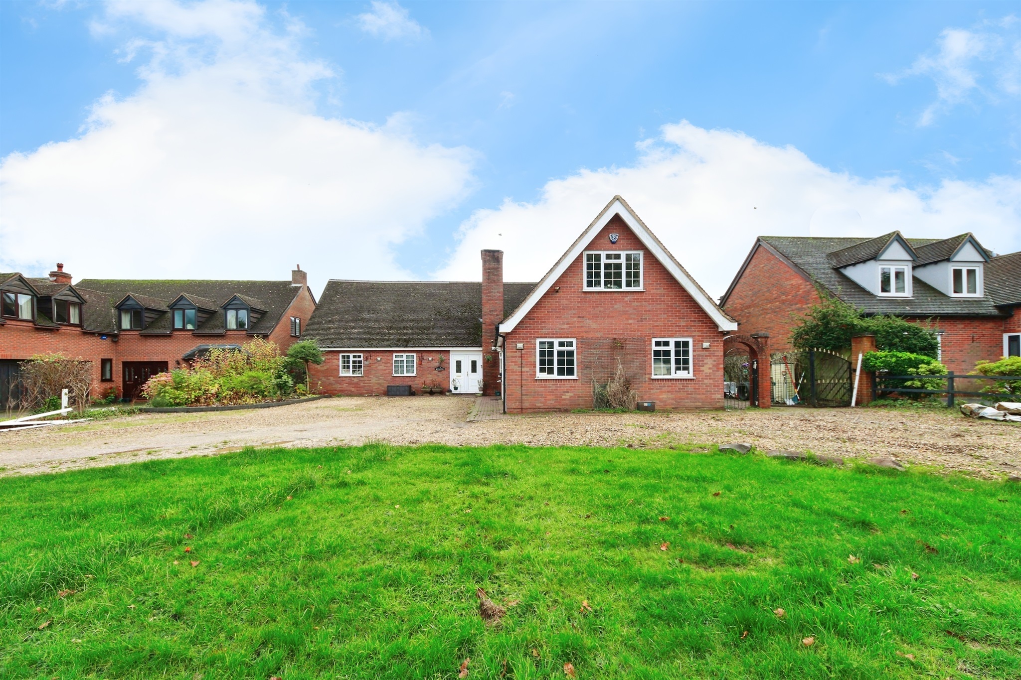 5 bedroom detached house for sale 0