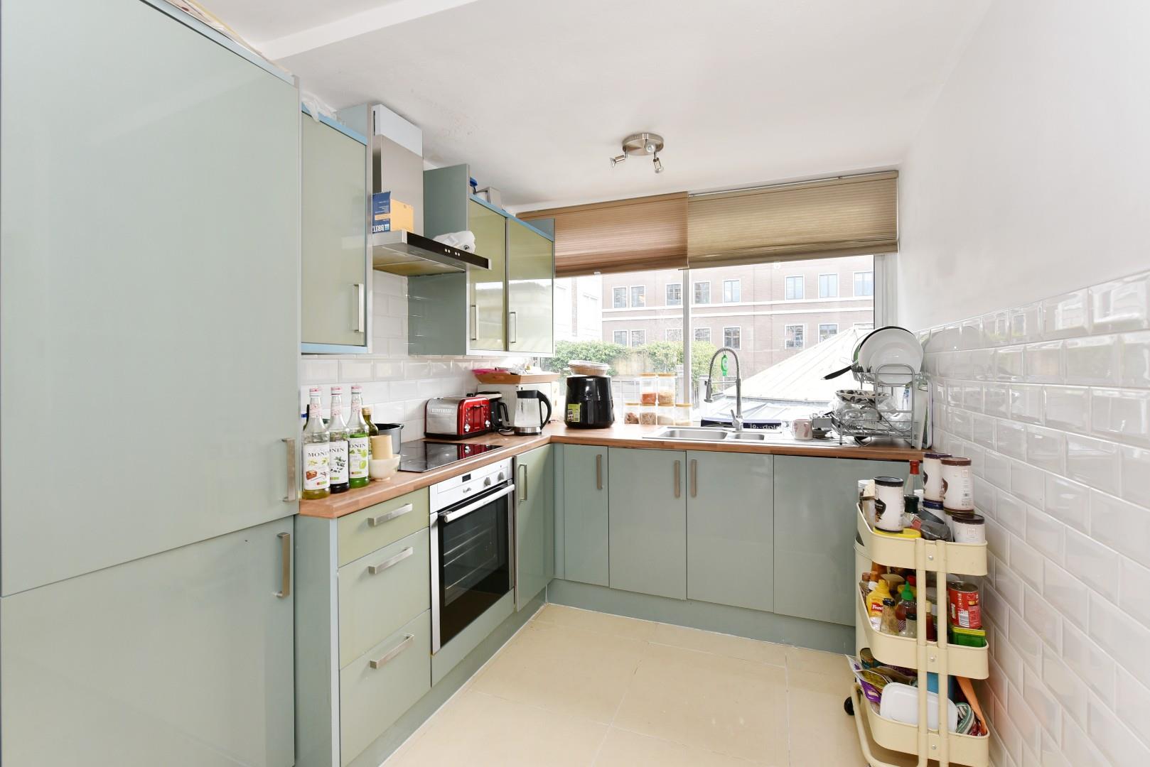 5 bedroom maisonette for sale 0