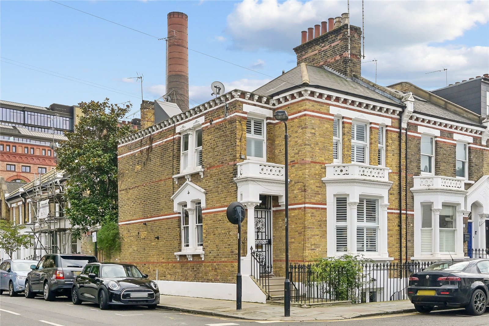 4 bedroom semi-detached house for sale 0
