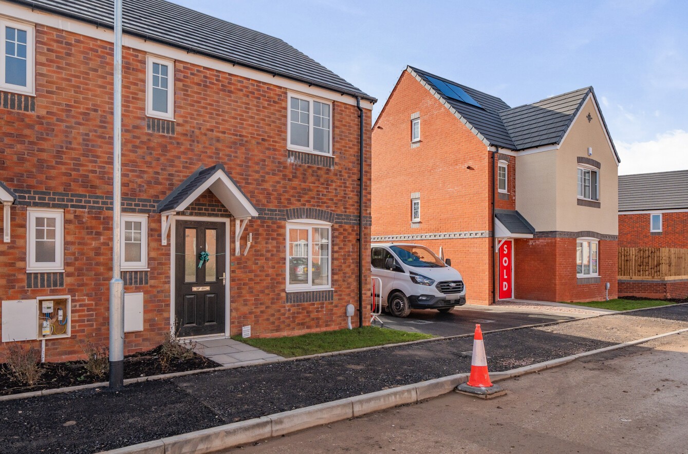 4, Ackton Close, Stoke-on-Trent photo 2