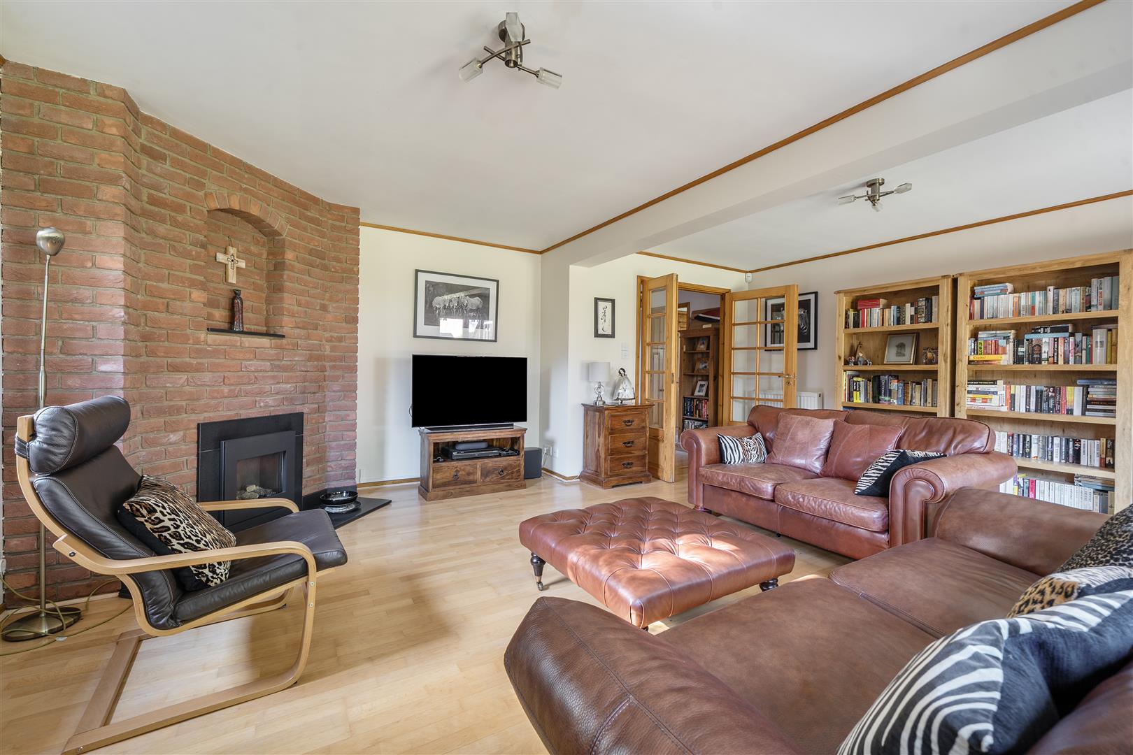 4 bedroom detached house for sale 0