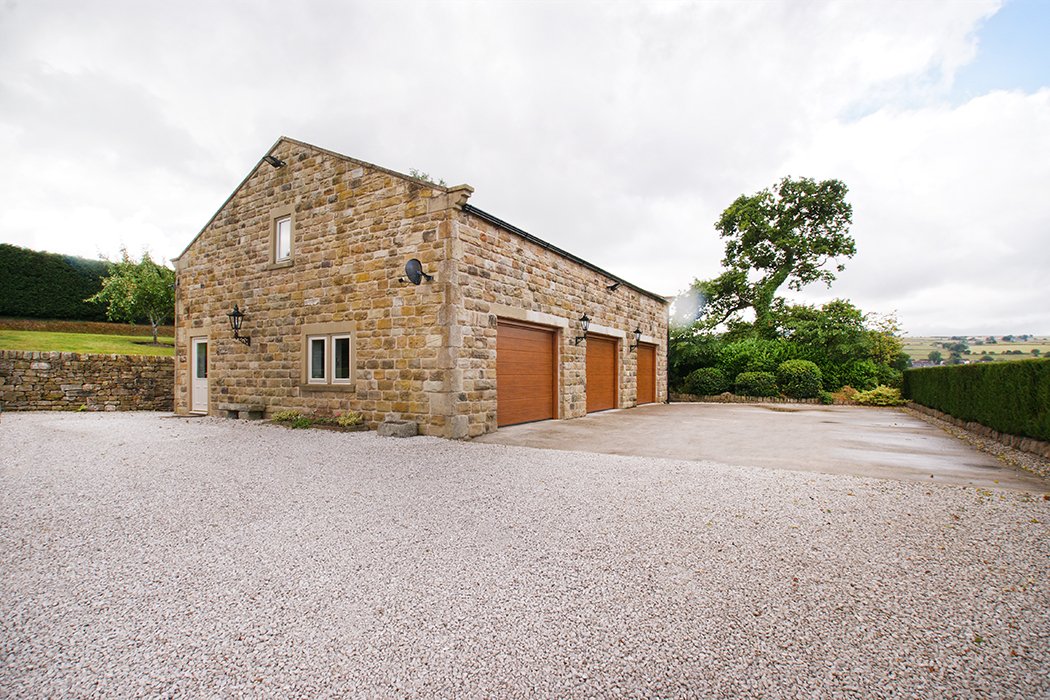 Photos of Walton Back Lane, Walton, Chesterfield S42 64821569