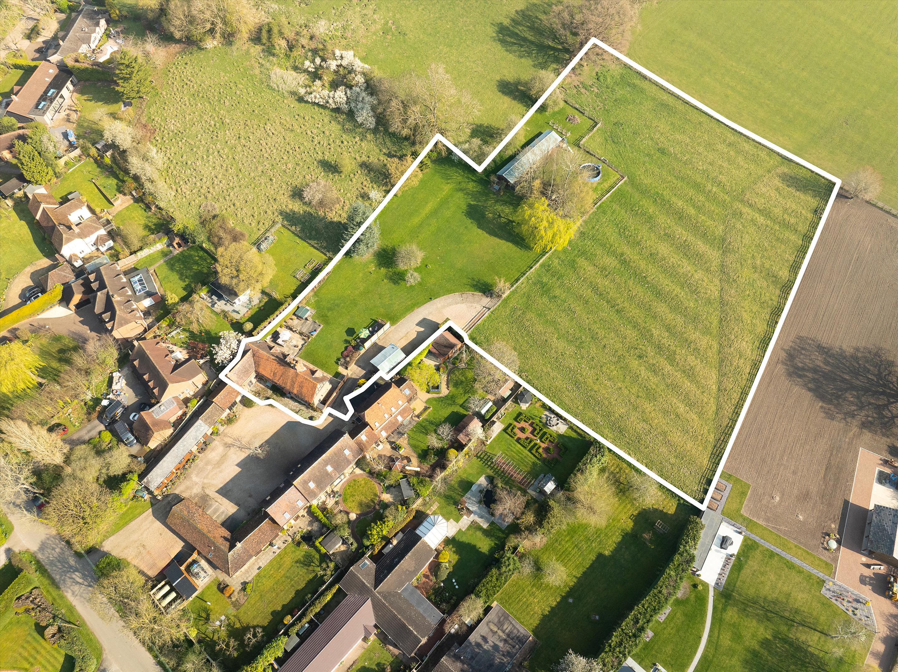 5 bedroom semi-detached house for sale 0