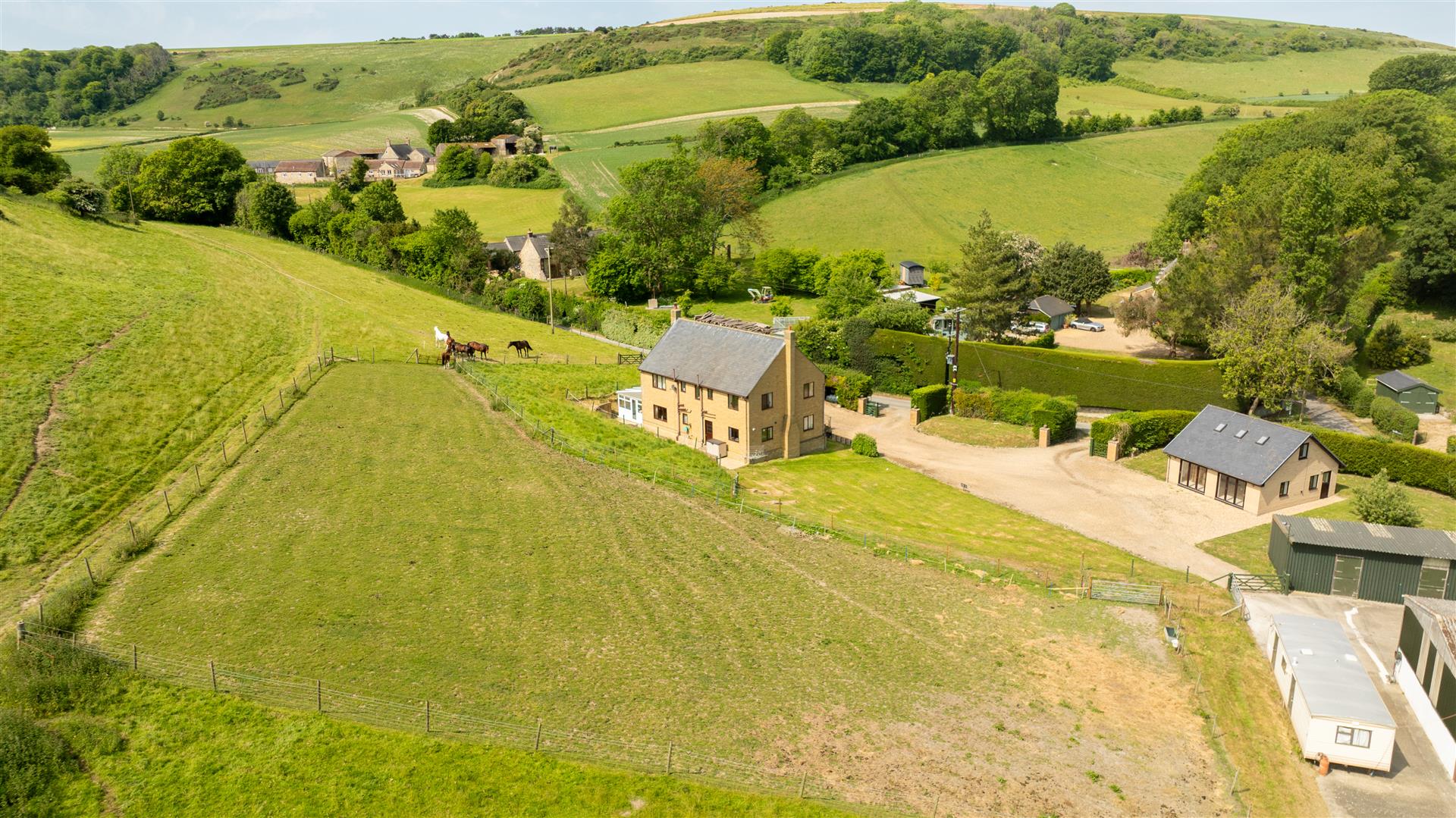 5 bedroom farmhouse for sale 0