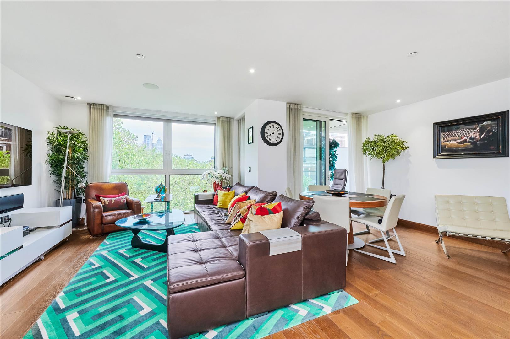 3 bedroom flat for sale 0