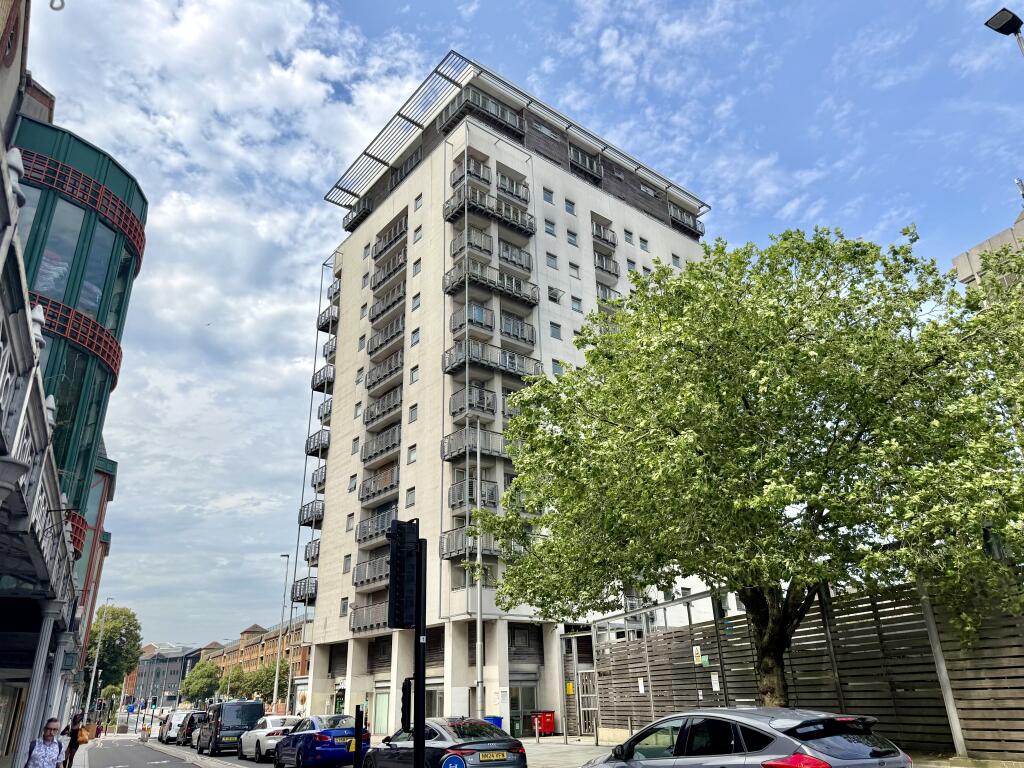 140, Queen Street, Cardiff photo 2