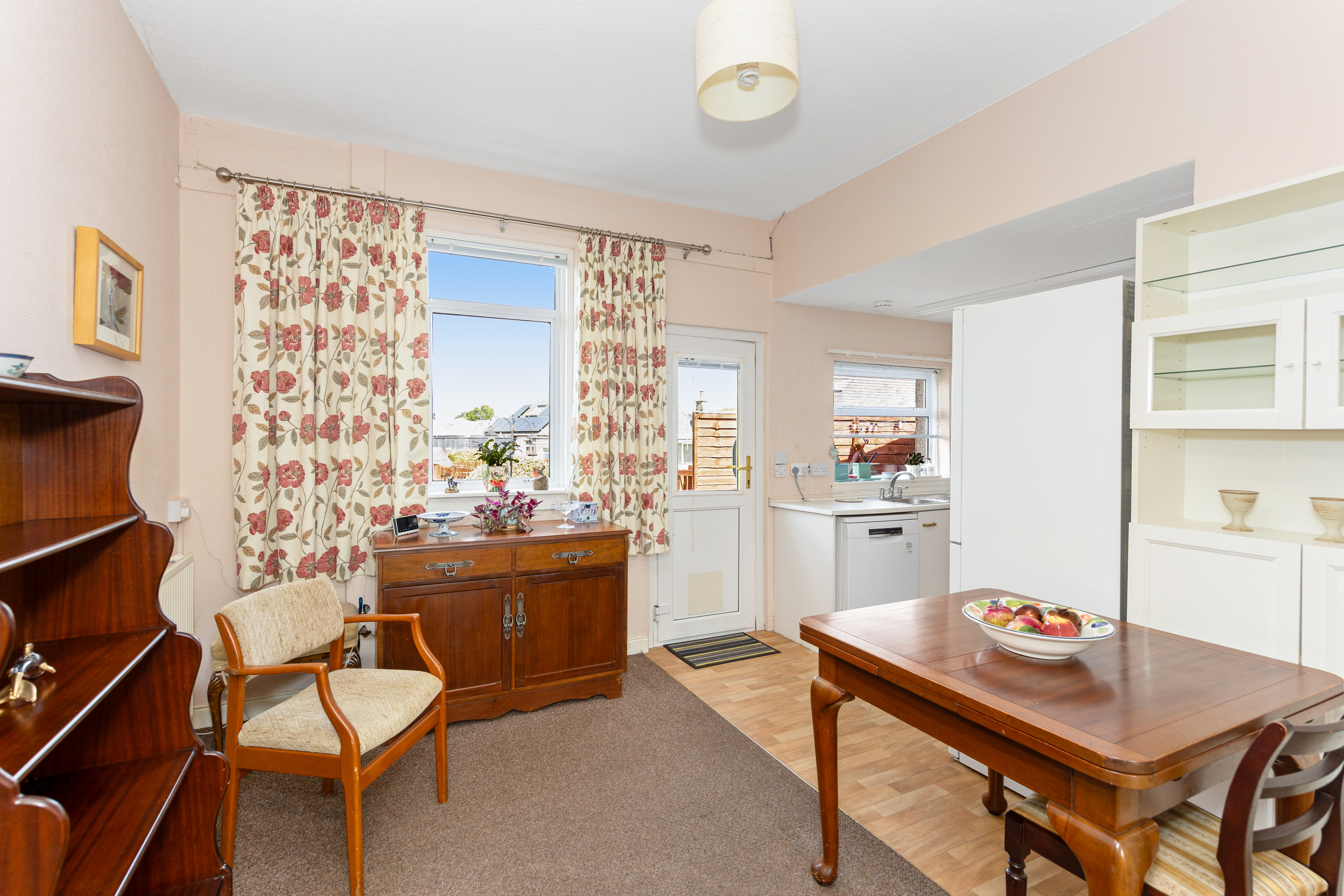 25 Fillyside Avenue, Edinburgh EH7 photo 4
