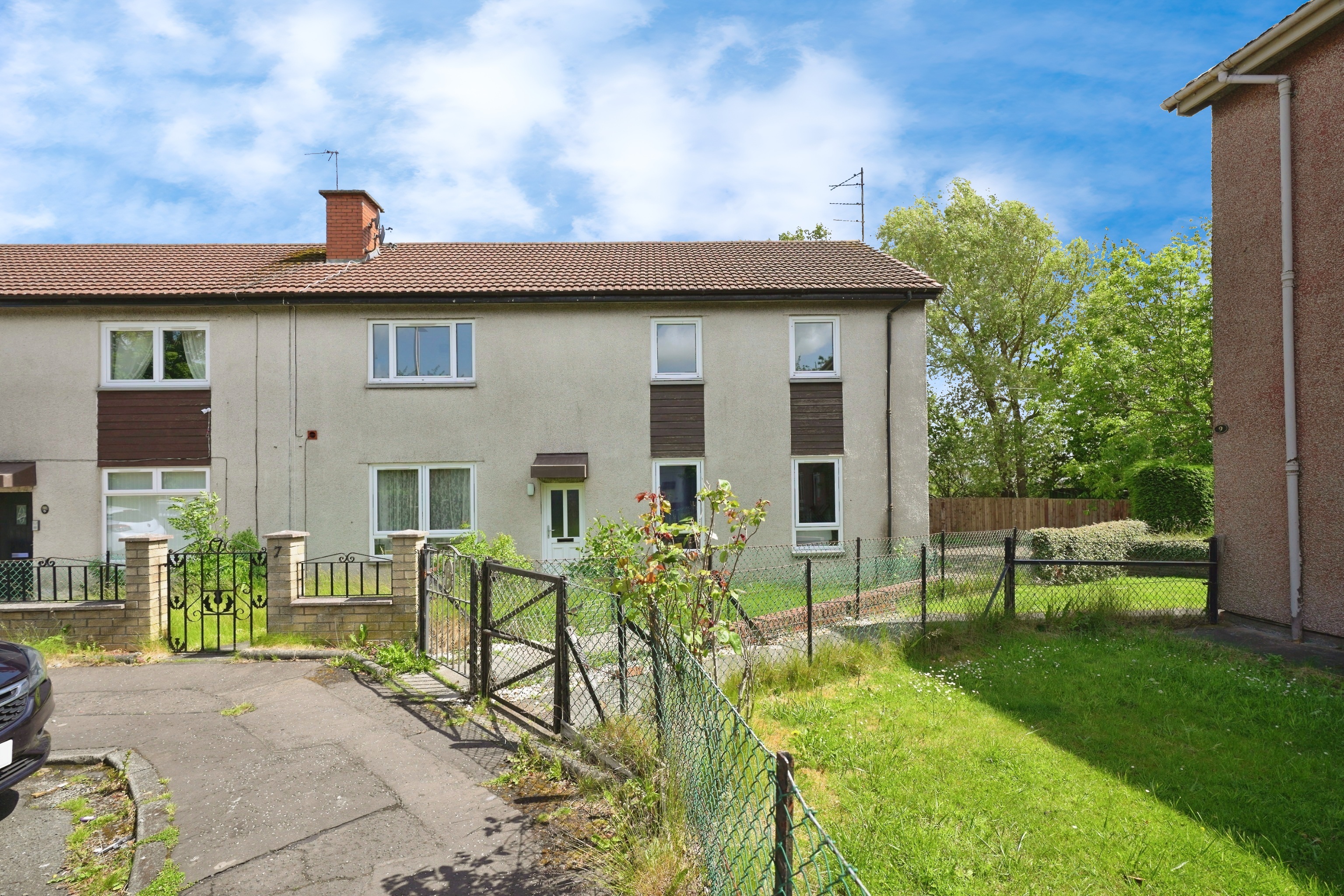 3-bed flat on 8, Park View, Loanhead, £175,000