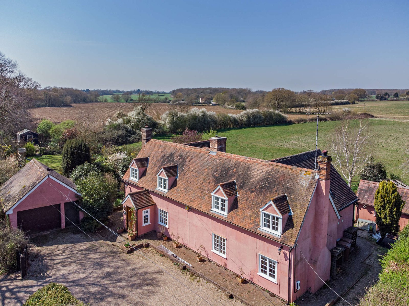 5 bedroom detached house for sale 0