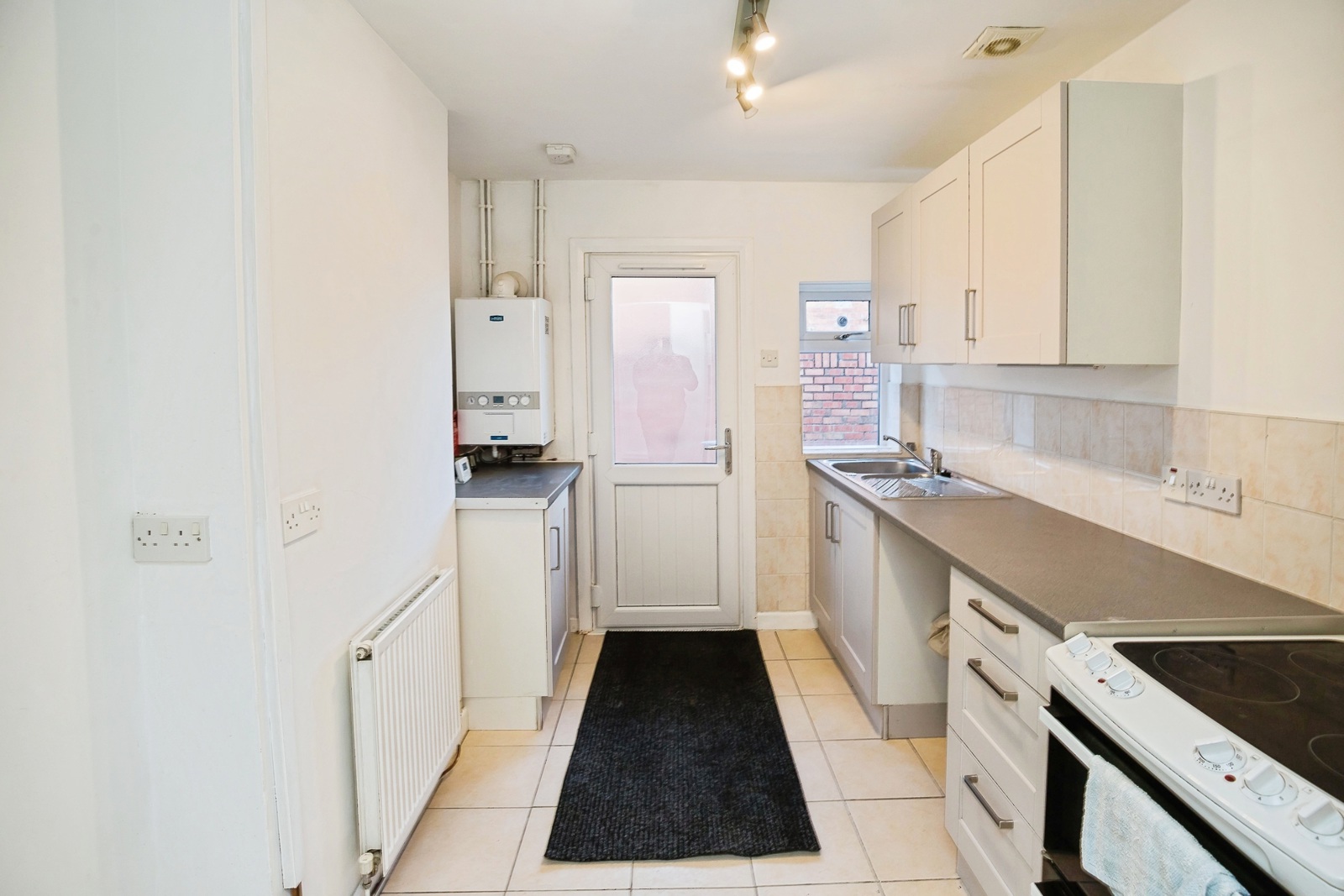2, Longfield Avenue, Cheshire photo 4
