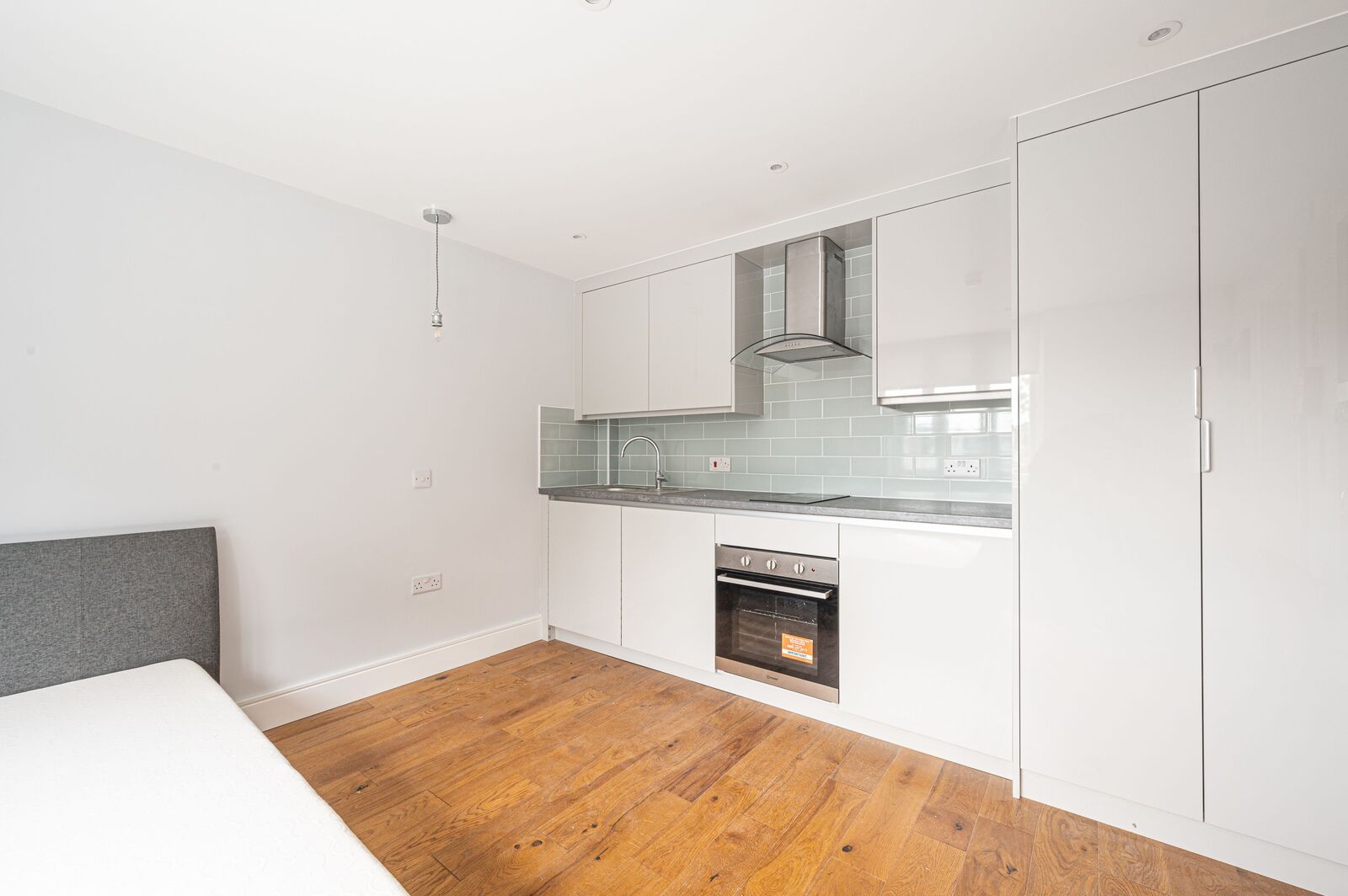 Oldfield Lane North, Greenford photo 4