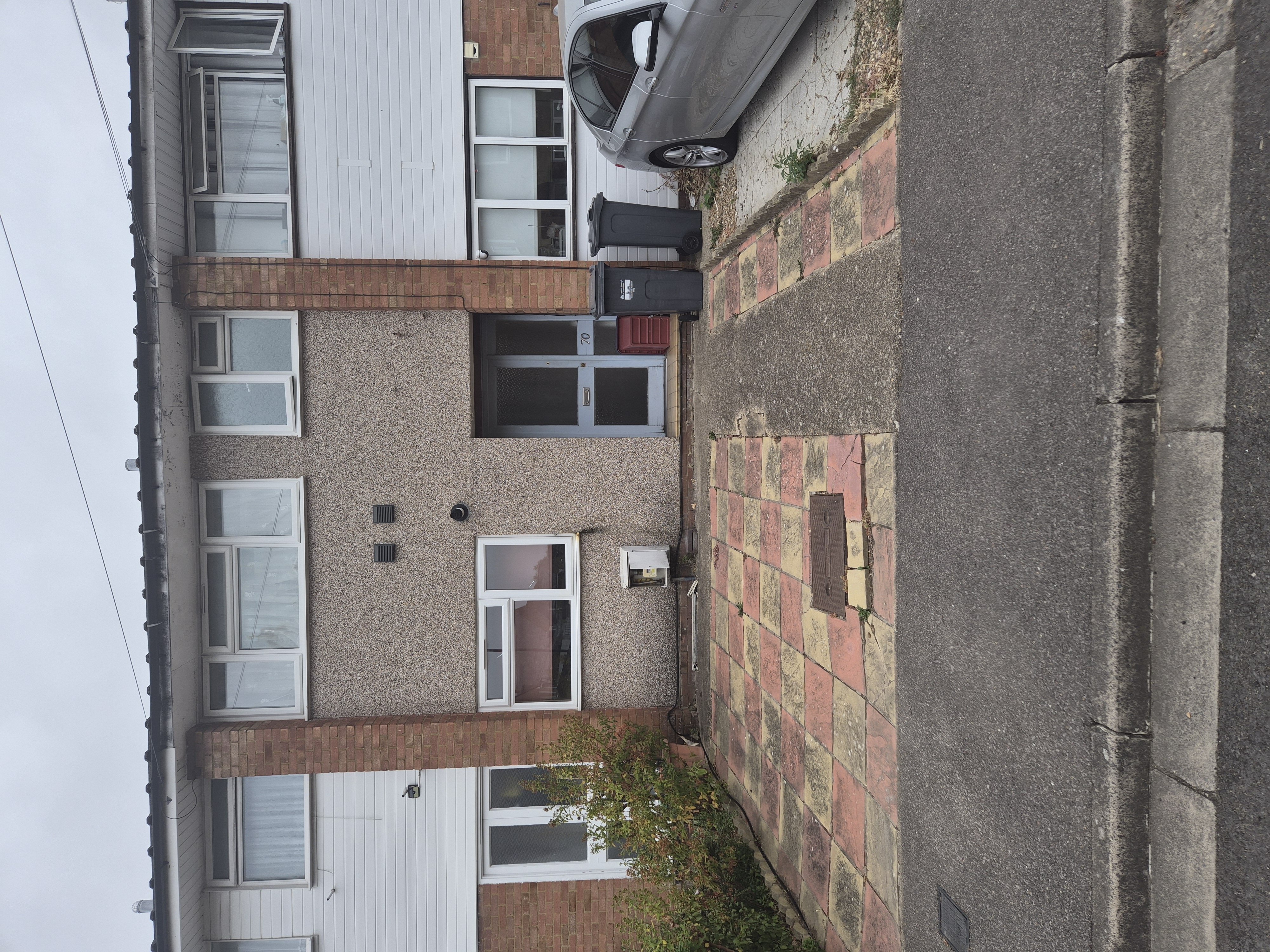 70, Marriott Close, Feltham photo 5