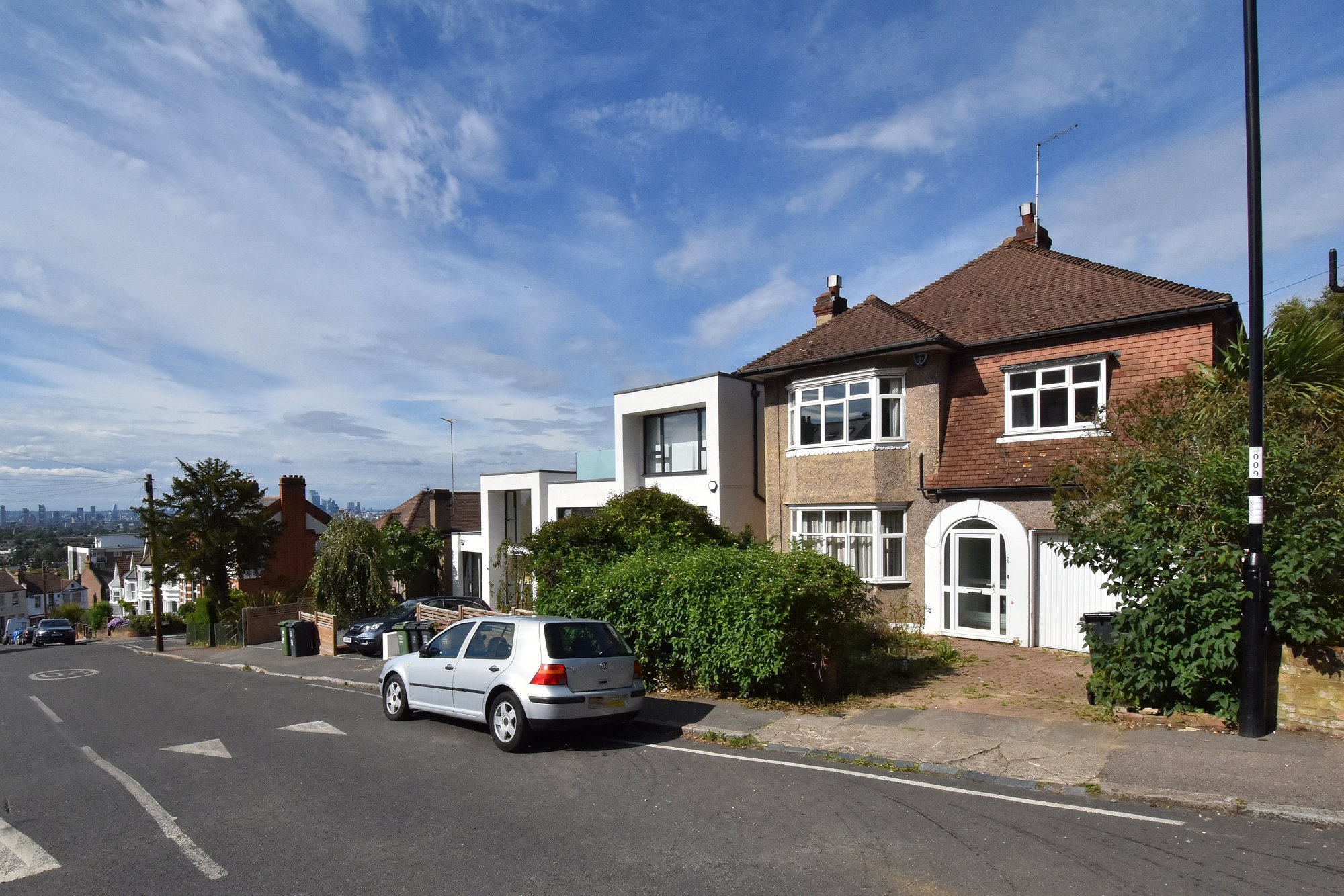 3 bedroom detached in LONDON